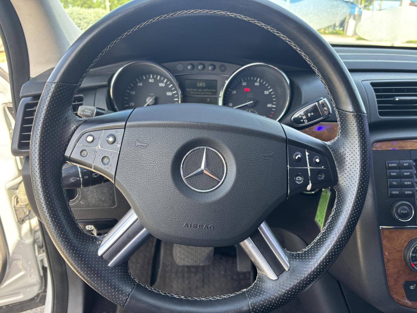 2006 SILVER /BLACK Mercedes-Benz R-Class R350 (4JGCB65E76A) with an 3.5L V6 DOHC 24V engine, 7-Speed Automatic Overdrive transmission, located at 11170 Summerlin Square Dr., Fort Myers Beach, FL, 33931, (239) 999-7777, 26.493546, -81.941628 - As Is Not Eligible for Buy Here Pay Here - Photo#30