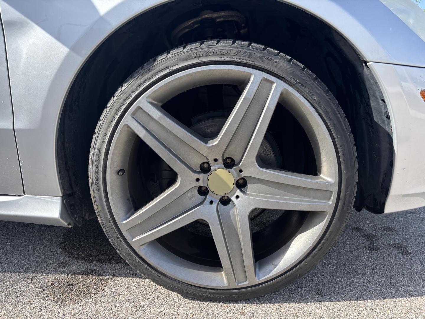 2006 SILVER /BLACK Mercedes-Benz R-Class R350 (4JGCB65E76A) with an 3.5L V6 DOHC 24V engine, 7-Speed Automatic Overdrive transmission, located at 11170 Summerlin Square Dr., Fort Myers Beach, FL, 33931, (239) 999-7777, 26.493546, -81.941628 - As Is Not Eligible for Buy Here Pay Here - Photo#53