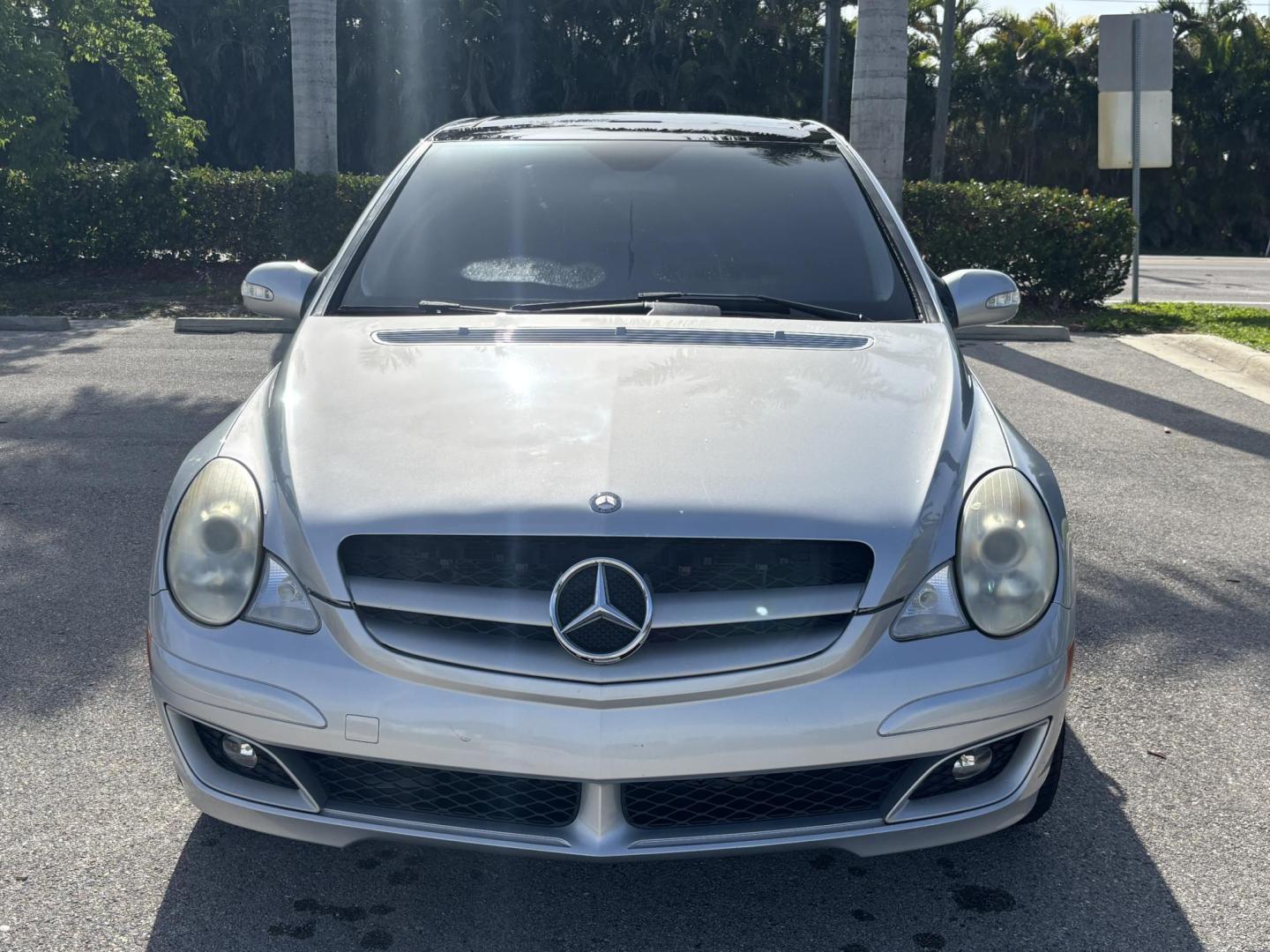 2006 SILVER /BLACK Mercedes-Benz R-Class R350 (4JGCB65E76A) with an 3.5L V6 DOHC 24V engine, 7-Speed Automatic Overdrive transmission, located at 11170 Summerlin Square Dr., Fort Myers Beach, FL, 33931, (239) 999-7777, 26.493546, -81.941628 - As Is Not Eligible for Buy Here Pay Here - Photo#1