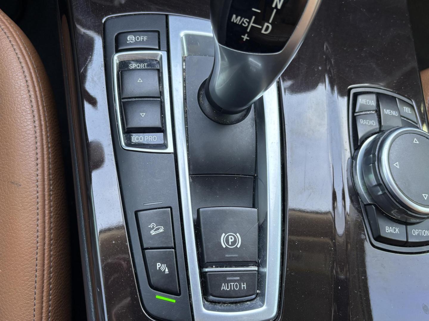 2016 WHITE /BROWN BMW X3 xDrive28i (5UXWX9C5XG0) with an 2.0L L4 DOHC 16V engine, 8-Speed Automatic transmission, located at 11170 Summerlin Square Dr., Fort Myers Beach, FL, 33931, (239) 999-7777, 26.493546, -81.941628 - We have financing available and we accept trades! Fill out a credit application on our website or come by today! If you have any questions, give us a call at (239) 999 - 7777 or visit our website at firstautocredit.com. 11170 Summerlin Square Dr, Fort Myers Beach, FL 33931 2 Owner No Damage - Photo#42
