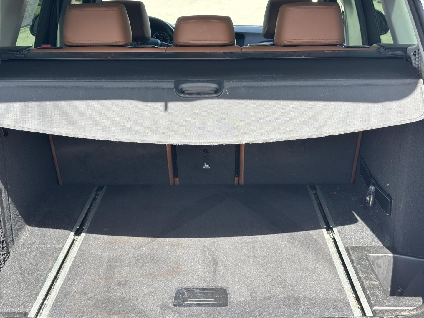 2016 WHITE /BROWN BMW X3 xDrive28i (5UXWX9C5XG0) with an 2.0L L4 DOHC 16V engine, 8-Speed Automatic transmission, located at 11170 Summerlin Square Dr., Fort Myers Beach, FL, 33931, (239) 999-7777, 26.493546, -81.941628 - We have financing available and we accept trades! Fill out a credit application on our website or come by today! If you have any questions, give us a call at (239) 999 - 7777 or visit our website at firstautocredit.com. 11170 Summerlin Square Dr, Fort Myers Beach, FL 33931 2 Owner No Damage - Photo#9