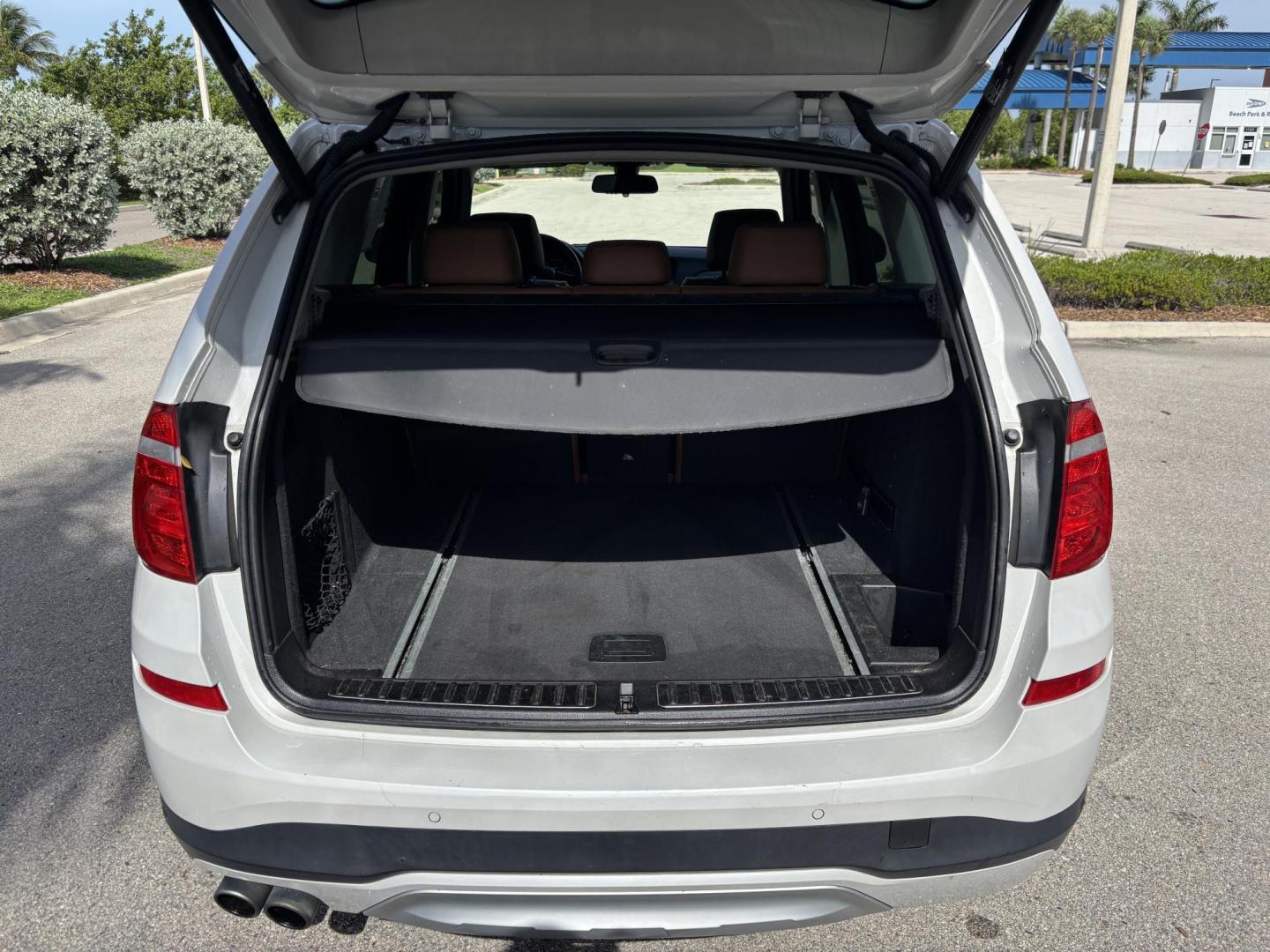 2016 WHITE /BROWN BMW X3 xDrive28i (5UXWX9C5XG0) with an 2.0L L4 DOHC 16V engine, 8-Speed Automatic transmission, located at 11170 Summerlin Square Dr., Fort Myers Beach, FL, 33931, (239) 999-7777, 26.493546, -81.941628 - We have financing available and we accept trades! Fill out a credit application on our website or come by today! If you have any questions, give us a call at (239) 999 - 7777 or visit our website at firstautocredit.com. 11170 Summerlin Square Dr, Fort Myers Beach, FL 33931 2 Owner No Damage - Photo#8