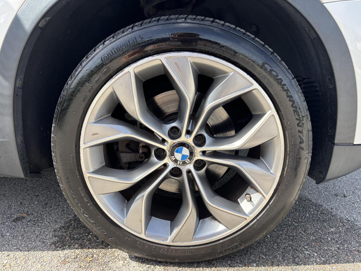 2016 WHITE /BROWN BMW X3 xDrive28i (5UXWX9C5XG0) with an 2.0L L4 DOHC 16V engine, 8-Speed Automatic transmission, located at 11170 Summerlin Square Dr., Fort Myers Beach, FL, 33931, (239) 999-7777, 26.493546, -81.941628 - We have financing available and we accept trades! Fill out a credit application on our website or come by today! If you have any questions, give us a call at (239) 999 - 7777 or visit our website at firstautocredit.com. 11170 Summerlin Square Dr, Fort Myers Beach, FL 33931 2 Owner No Damage - Photo#66