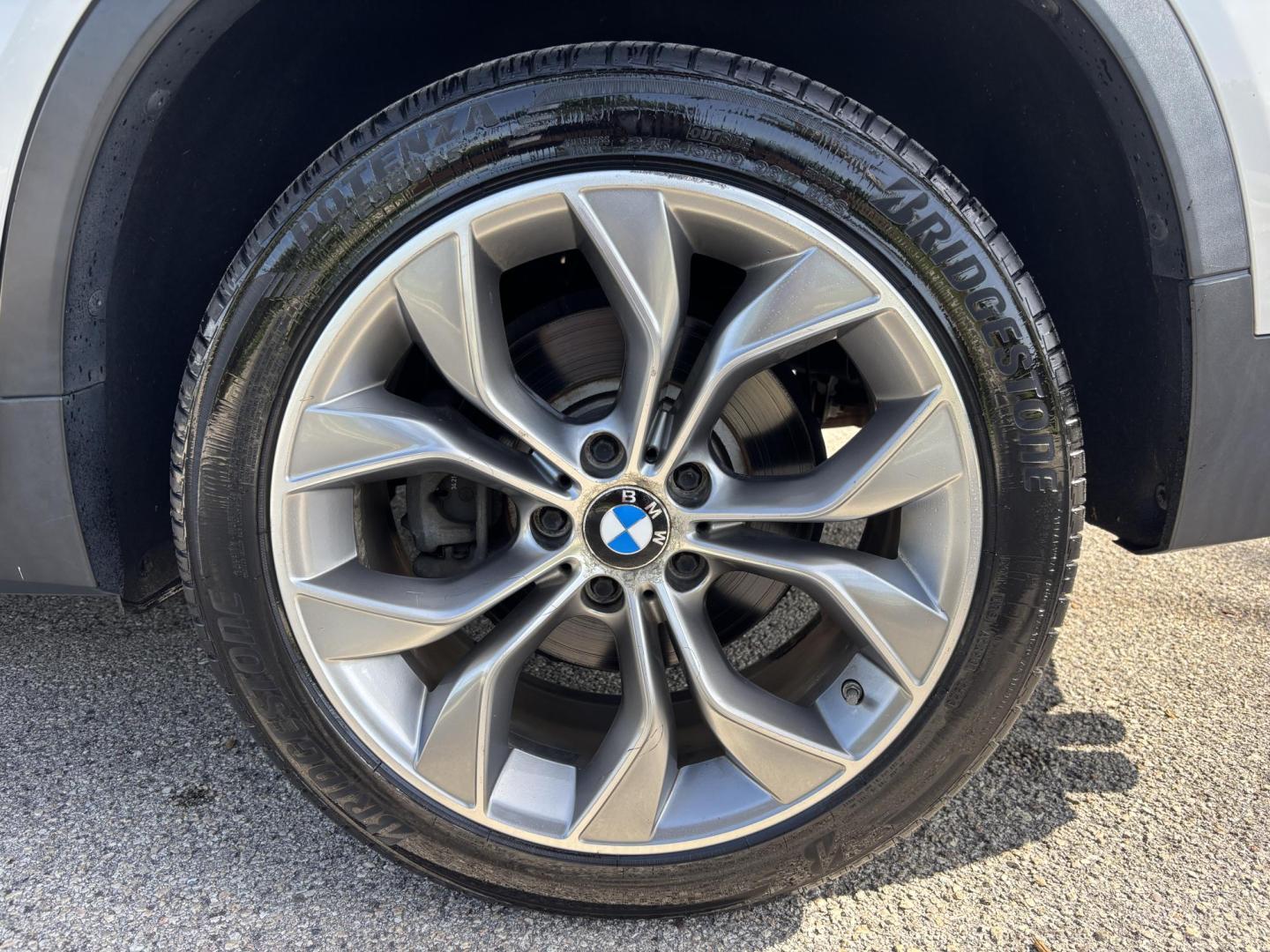 2016 WHITE /BROWN BMW X3 xDrive28i (5UXWX9C5XG0) with an 2.0L L4 DOHC 16V engine, 8-Speed Automatic transmission, located at 11170 Summerlin Square Dr., Fort Myers Beach, FL, 33931, (239) 999-7777, 26.493546, -81.941628 - We have financing available and we accept trades! Fill out a credit application on our website or come by today! If you have any questions, give us a call at (239) 999 - 7777 or visit our website at firstautocredit.com. 11170 Summerlin Square Dr, Fort Myers Beach, FL 33931 2 Owner No Damage - Photo#68