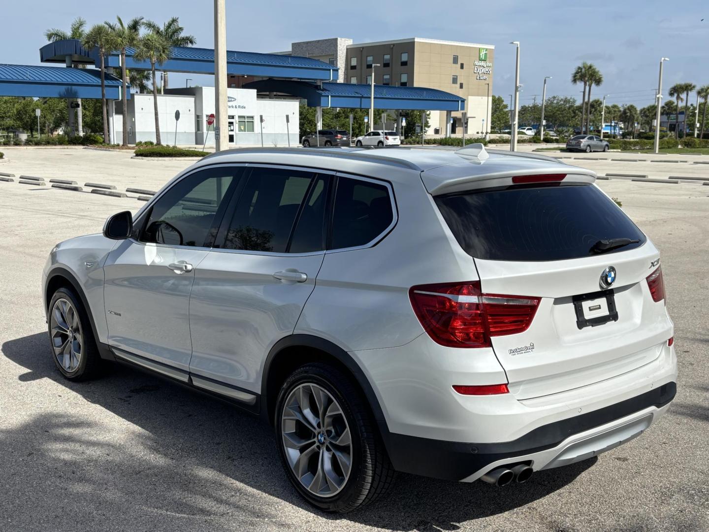 2016 WHITE /BROWN BMW X3 xDrive28i (5UXWX9C5XG0) with an 2.0L L4 DOHC 16V engine, 8-Speed Automatic transmission, located at 11170 Summerlin Square Dr., Fort Myers Beach, FL, 33931, (239) 999-7777, 26.493546, -81.941628 - We have financing available and we accept trades! Fill out a credit application on our website or come by today! If you have any questions, give us a call at (239) 999 - 7777 or visit our website at firstautocredit.com. 11170 Summerlin Square Dr, Fort Myers Beach, FL 33931 2 Owner No Damage - Photo#4