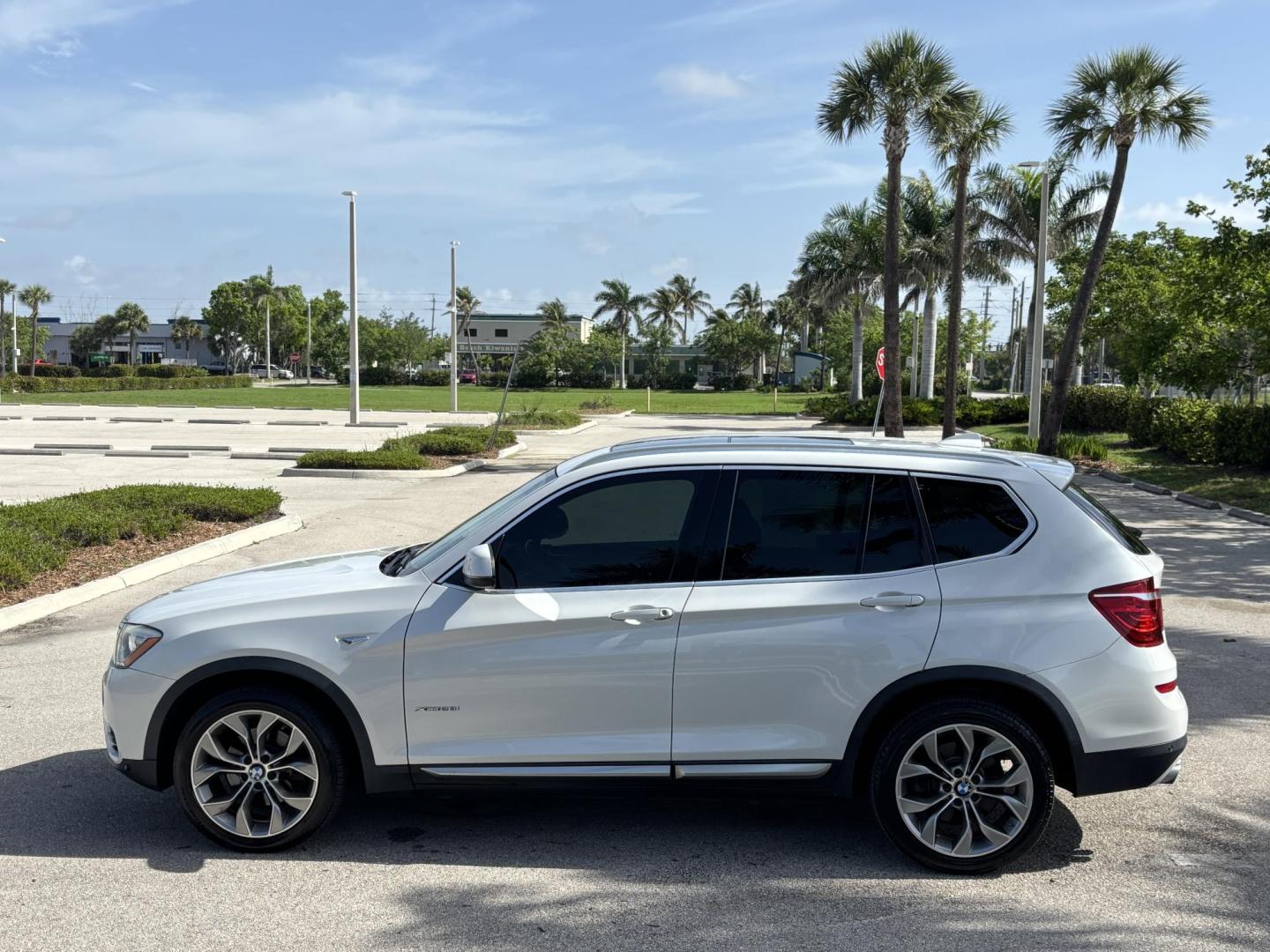 2016 WHITE /BROWN BMW X3 xDrive28i (5UXWX9C5XG0) with an 2.0L L4 DOHC 16V engine, 8-Speed Automatic transmission, located at 11170 Summerlin Square Dr., Fort Myers Beach, FL, 33931, (239) 999-7777, 26.493546, -81.941628 - We have financing available and we accept trades! Fill out a credit application on our website or come by today! If you have any questions, give us a call at (239) 999 - 7777 or visit our website at firstautocredit.com. 11170 Summerlin Square Dr, Fort Myers Beach, FL 33931 2 Owner No Damage - Photo#7