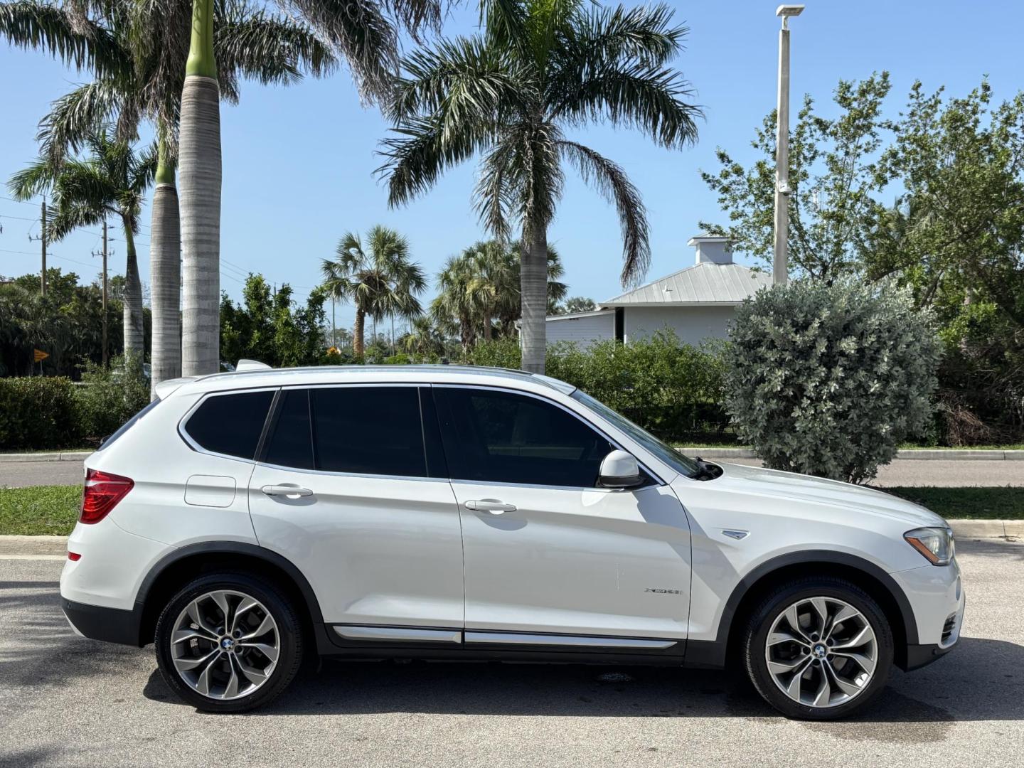2016 WHITE /BROWN BMW X3 xDrive28i (5UXWX9C5XG0) with an 2.0L L4 DOHC 16V engine, 8-Speed Automatic transmission, located at 11170 Summerlin Square Dr., Fort Myers Beach, FL, 33931, (239) 999-7777, 26.493546, -81.941628 - We have financing available and we accept trades! Fill out a credit application on our website or come by today! If you have any questions, give us a call at (239) 999 - 7777 or visit our website at firstautocredit.com. 11170 Summerlin Square Dr, Fort Myers Beach, FL 33931 2 Owner No Damage - Photo#3