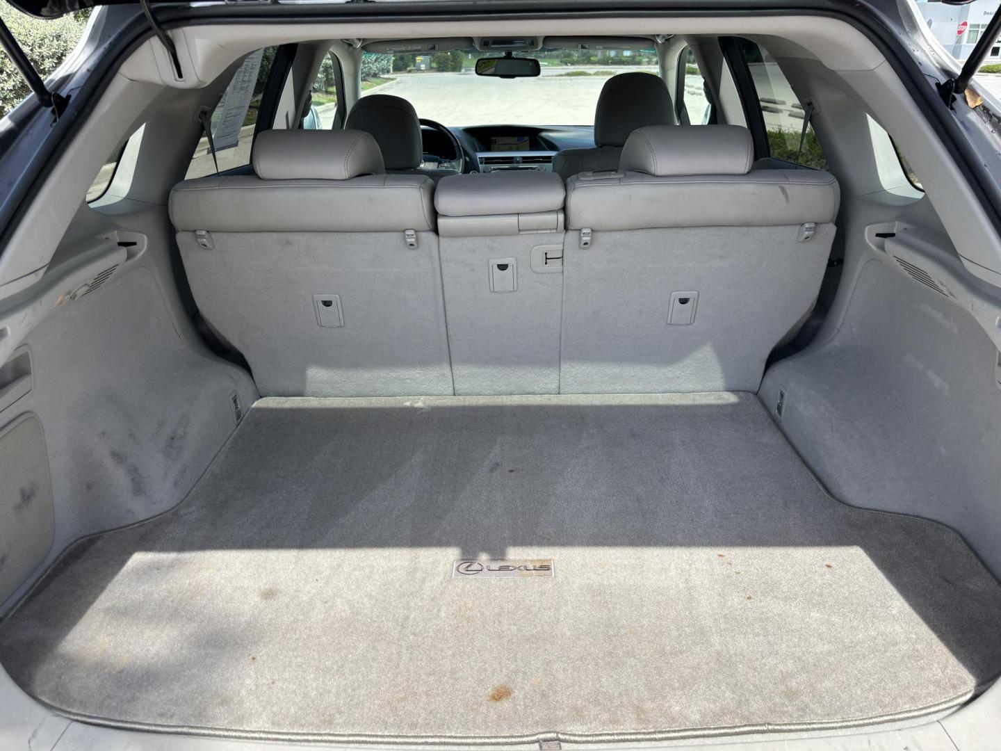 2010 SILVER /OYSTER Lexus RX 350 AWD (2T2BK1BA6AC) with an 3.5L V6 DOHC 24V engine, 5-Speed Automatic transmission, located at 11170 Summerlin Square Dr., Fort Myers Beach, FL, 33931, (239) 999-7777, 26.493546, -81.941628 - We have financing available and we accept trades! Fill out a credit application on our website or come by today! If you have any questions, give us a call at (239) 999 - 7777 or visit our website at firstautocredit.com. 11170 Summerlin Square Dr, Fort Myers Beach, FL 33931 Carfax 2 Owner M - Photo#27