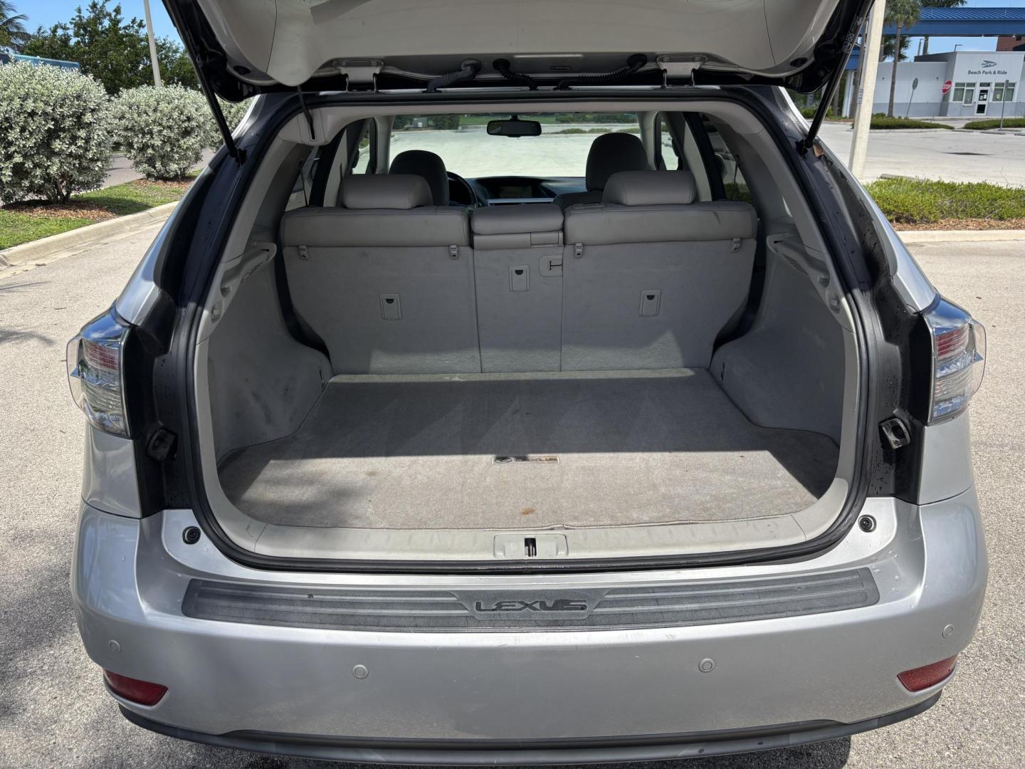 2010 SILVER /OYSTER Lexus RX 350 AWD (2T2BK1BA6AC) with an 3.5L V6 DOHC 24V engine, 5-Speed Automatic transmission, located at 11170 Summerlin Square Dr., Fort Myers Beach, FL, 33931, (239) 999-7777, 26.493546, -81.941628 - We have financing available and we accept trades! Fill out a credit application on our website or come by today! If you have any questions, give us a call at (239) 999 - 7777 or visit our website at firstautocredit.com. 11170 Summerlin Square Dr, Fort Myers Beach, FL 33931 Carfax 2 Owner M - Photo#26