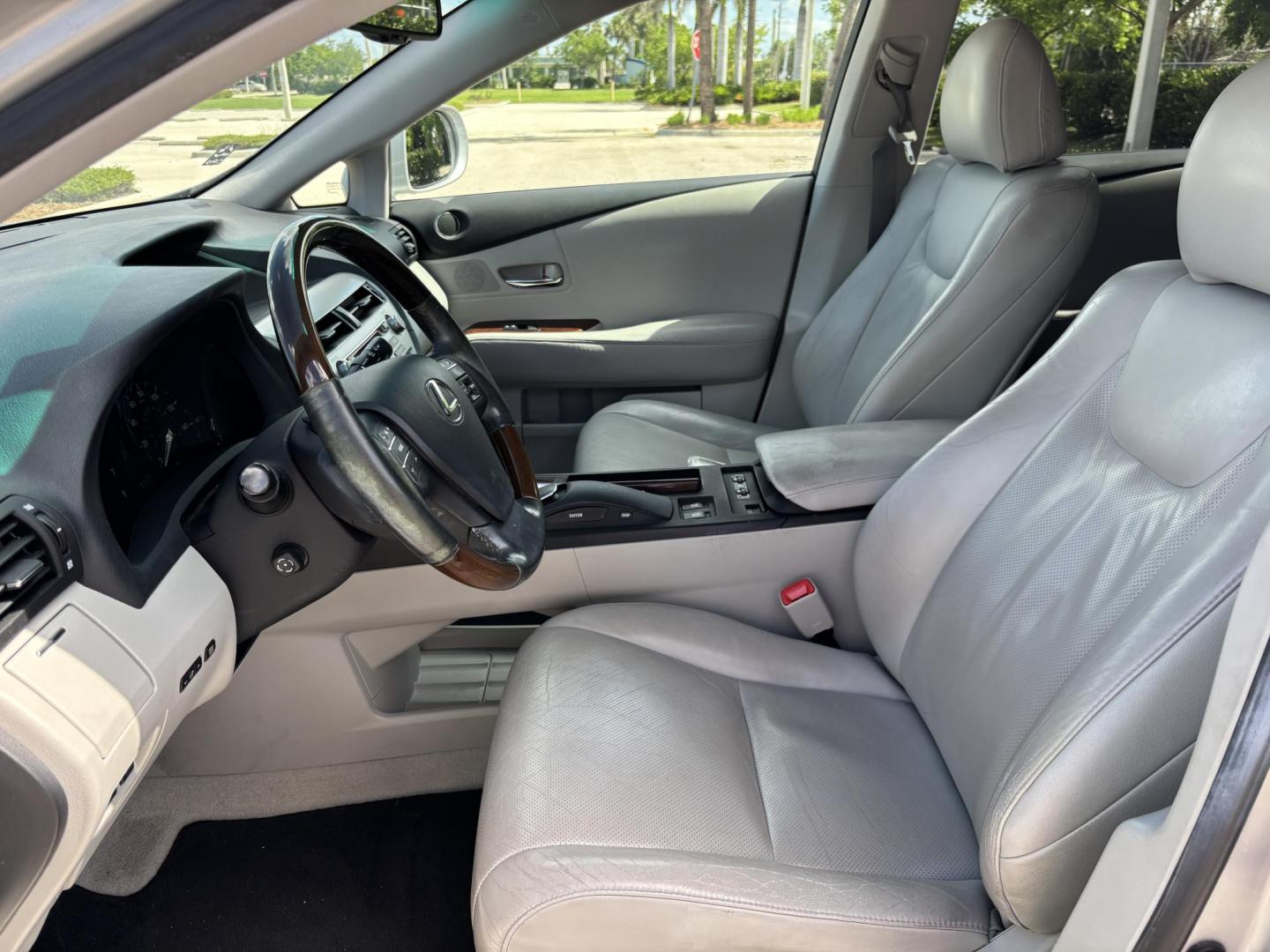 2010 SILVER /OYSTER Lexus RX 350 AWD (2T2BK1BA6AC) with an 3.5L V6 DOHC 24V engine, 5-Speed Automatic transmission, located at 11170 Summerlin Square Dr., Fort Myers Beach, FL, 33931, (239) 999-7777, 26.493546, -81.941628 - We have financing available and we accept trades! Fill out a credit application on our website or come by today! If you have any questions, give us a call at (239) 999 - 7777 or visit our website at firstautocredit.com. 11170 Summerlin Square Dr, Fort Myers Beach, FL 33931 Carfax 2 Owner M - Photo#8