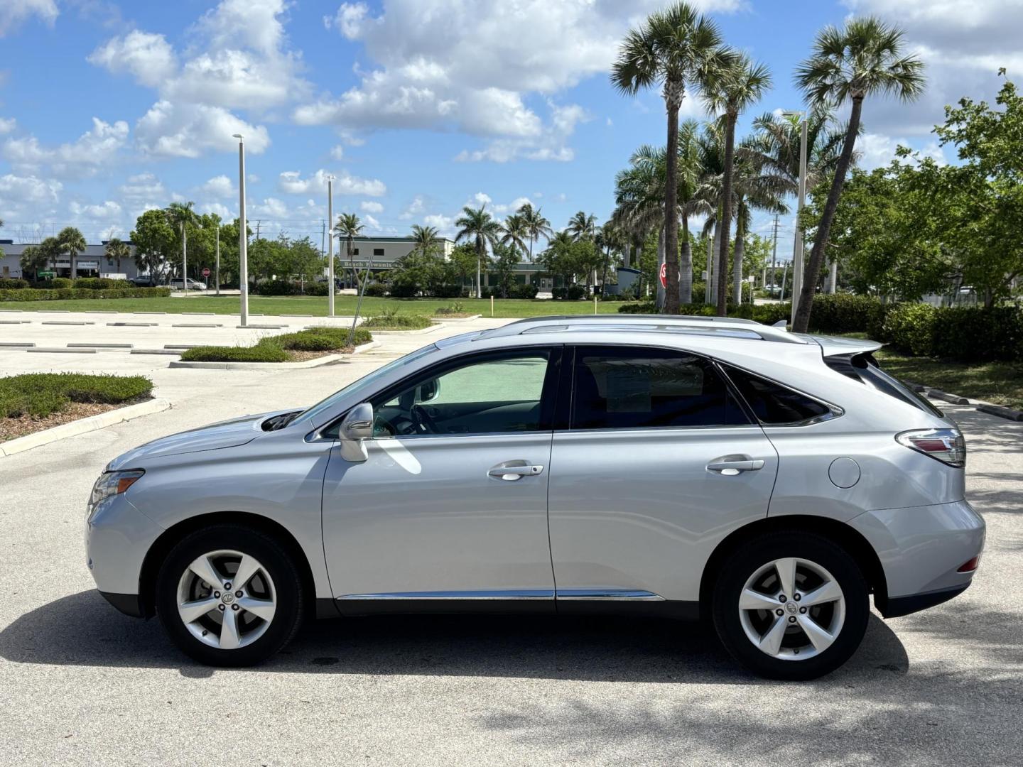 2010 SILVER /OYSTER Lexus RX 350 AWD (2T2BK1BA6AC) with an 3.5L V6 DOHC 24V engine, 5-Speed Automatic transmission, located at 11170 Summerlin Square Dr., Fort Myers Beach, FL, 33931, (239) 999-7777, 26.493546, -81.941628 - We have financing available and we accept trades! Fill out a credit application on our website or come by today! If you have any questions, give us a call at (239) 999 - 7777 or visit our website at firstautocredit.com. 11170 Summerlin Square Dr, Fort Myers Beach, FL 33931 Carfax 2 Owner M - Photo#3