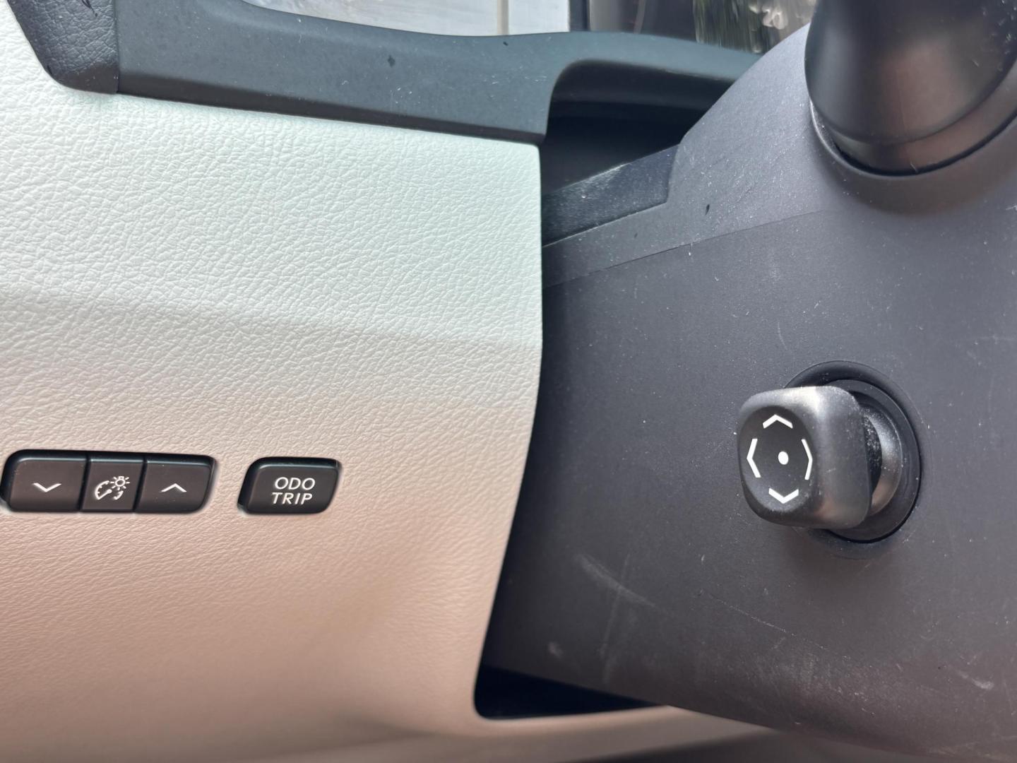 2010 SILVER /OYSTER Lexus RX 350 AWD (2T2BK1BA6AC) with an 3.5L V6 DOHC 24V engine, 5-Speed Automatic transmission, located at 11170 Summerlin Square Dr., Fort Myers Beach, FL, 33931, (239) 999-7777, 26.493546, -81.941628 - We have financing available and we accept trades! Fill out a credit application on our website or come by today! If you have any questions, give us a call at (239) 999 - 7777 or visit our website at firstautocredit.com. 11170 Summerlin Square Dr, Fort Myers Beach, FL 33931 Carfax 2 Owner M - Photo#17