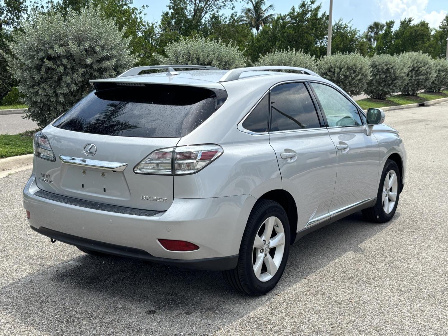 2010 SILVER /OYSTER Lexus RX 350 AWD (2T2BK1BA6AC) with an 3.5L V6 DOHC 24V engine, 5-Speed Automatic transmission, located at 11170 Summerlin Square Dr., Fort Myers Beach, FL, 33931, (239) 999-7777, 26.493546, -81.941628 - We have financing available and we accept trades! Fill out a credit application on our website or come by today! If you have any questions, give us a call at (239) 999 - 7777 or visit our website at firstautocredit.com. 11170 Summerlin Square Dr, Fort Myers Beach, FL 33931 Carfax 2 Owner M - Photo#6