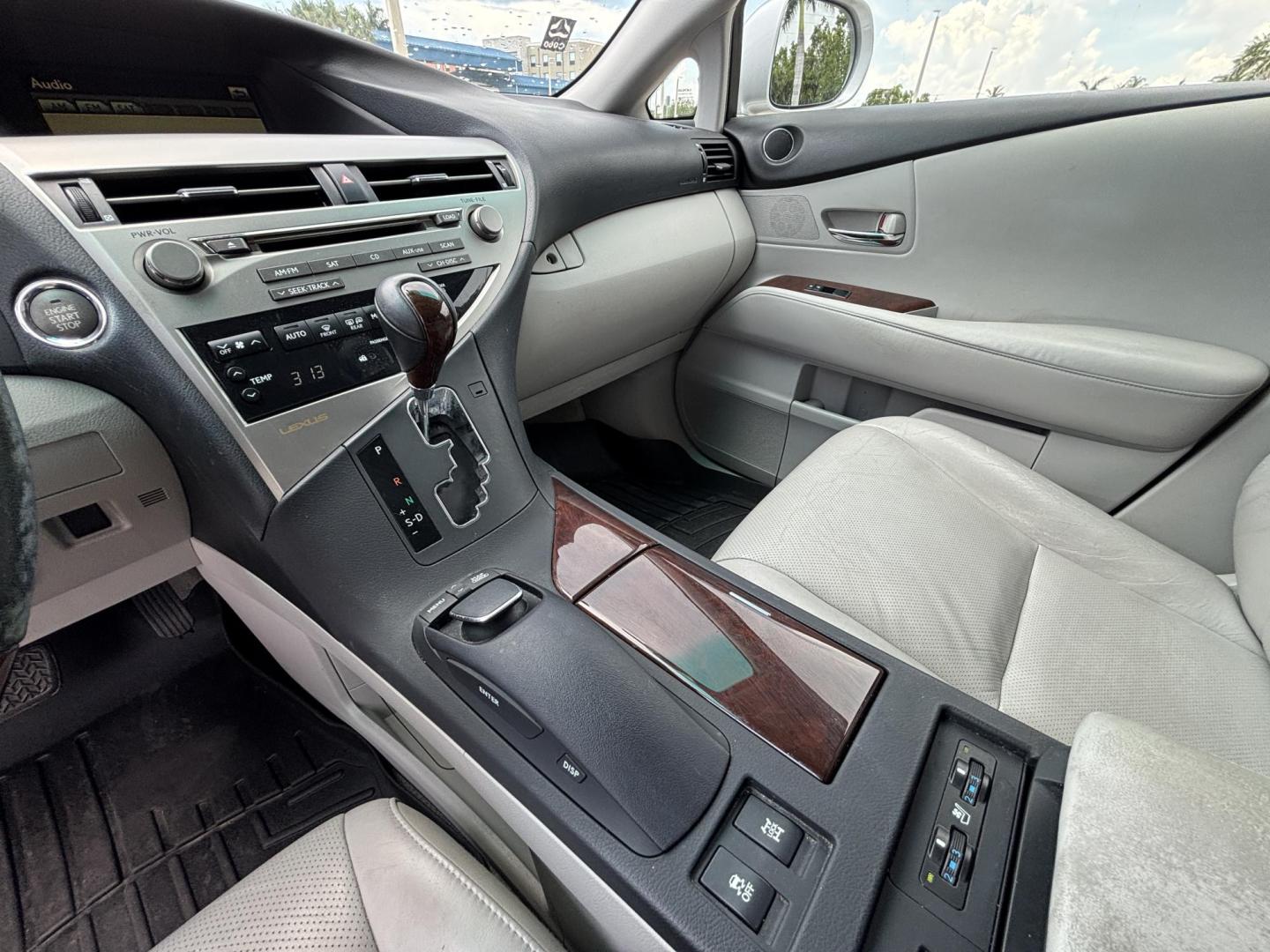 2010 SILVER /OYSTER Lexus RX 350 AWD (2T2BK1BA6AC) with an 3.5L V6 DOHC 24V engine, 5-Speed Automatic transmission, located at 11170 Summerlin Square Dr., Fort Myers Beach, FL, 33931, (239) 999-7777, 26.493546, -81.941628 - We have financing available and we accept trades! Fill out a credit application on our website or come by today! If you have any questions, give us a call at (239) 999 - 7777 or visit our website at firstautocredit.com. 11170 Summerlin Square Dr, Fort Myers Beach, FL 33931 Carfax 2 Owner M - Photo#9