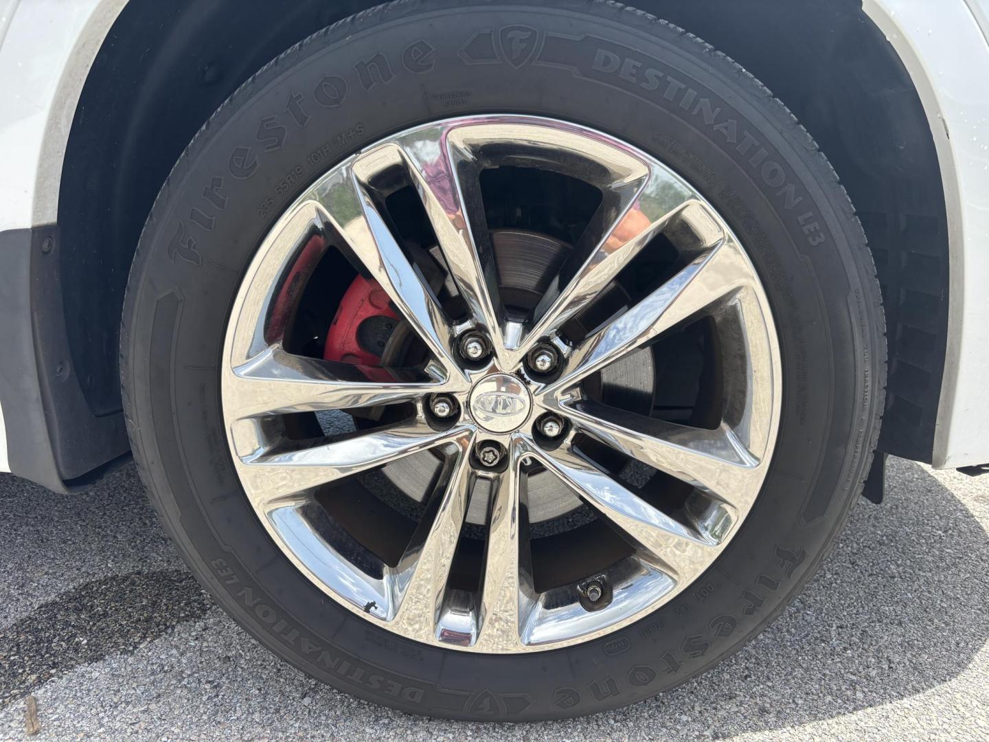 2014 WHITE /BLACK Kia Sorento SX V6 FWD (5XYKW4A72EG) with an 3.3L V6 DOHC 24V engine, 6-Speed Automatic transmission, located at 11170 Summerlin Square Dr., Fort Myers Beach, FL, 33931, (239) 999-7777, 26.493546, -81.941628 - We have financing available and we accept trades! Fill out a credit application on our website or come by today! If you have any questions, give us a call at (239) 999 - 7777 or visit our website at firstautocredit.com. 11170 Summerlin Square Dr, Fort Myers Beach, FL 33931 - Photo#47