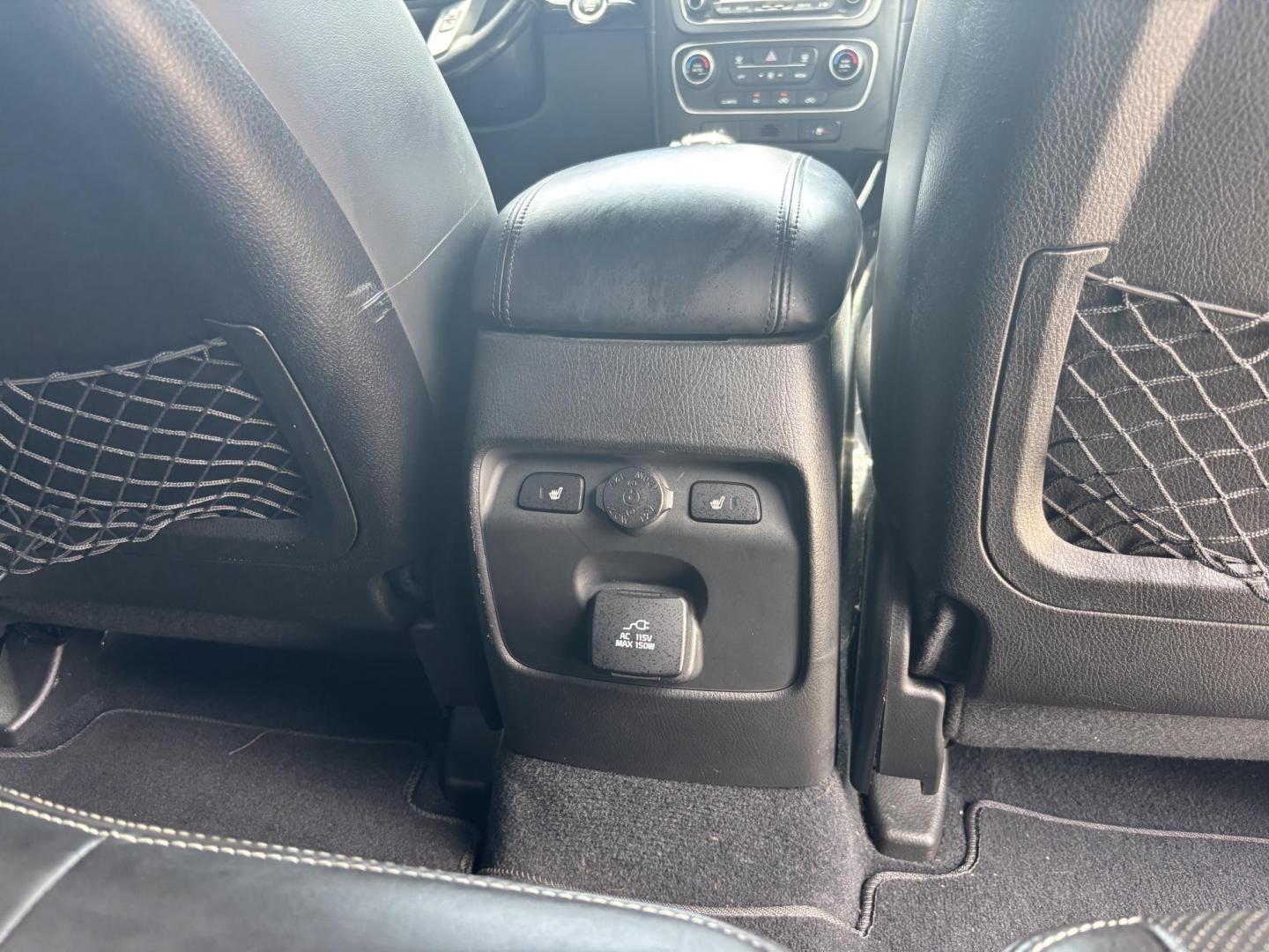 2014 WHITE /BLACK Kia Sorento SX V6 FWD (5XYKW4A72EG) with an 3.3L V6 DOHC 24V engine, 6-Speed Automatic transmission, located at 11170 Summerlin Square Dr., Fort Myers Beach, FL, 33931, (239) 999-7777, 26.493546, -81.941628 - We have financing available and we accept trades! Fill out a credit application on our website or come by today! If you have any questions, give us a call at (239) 999 - 7777 or visit our website at firstautocredit.com. 11170 Summerlin Square Dr, Fort Myers Beach, FL 33931 - Photo#25