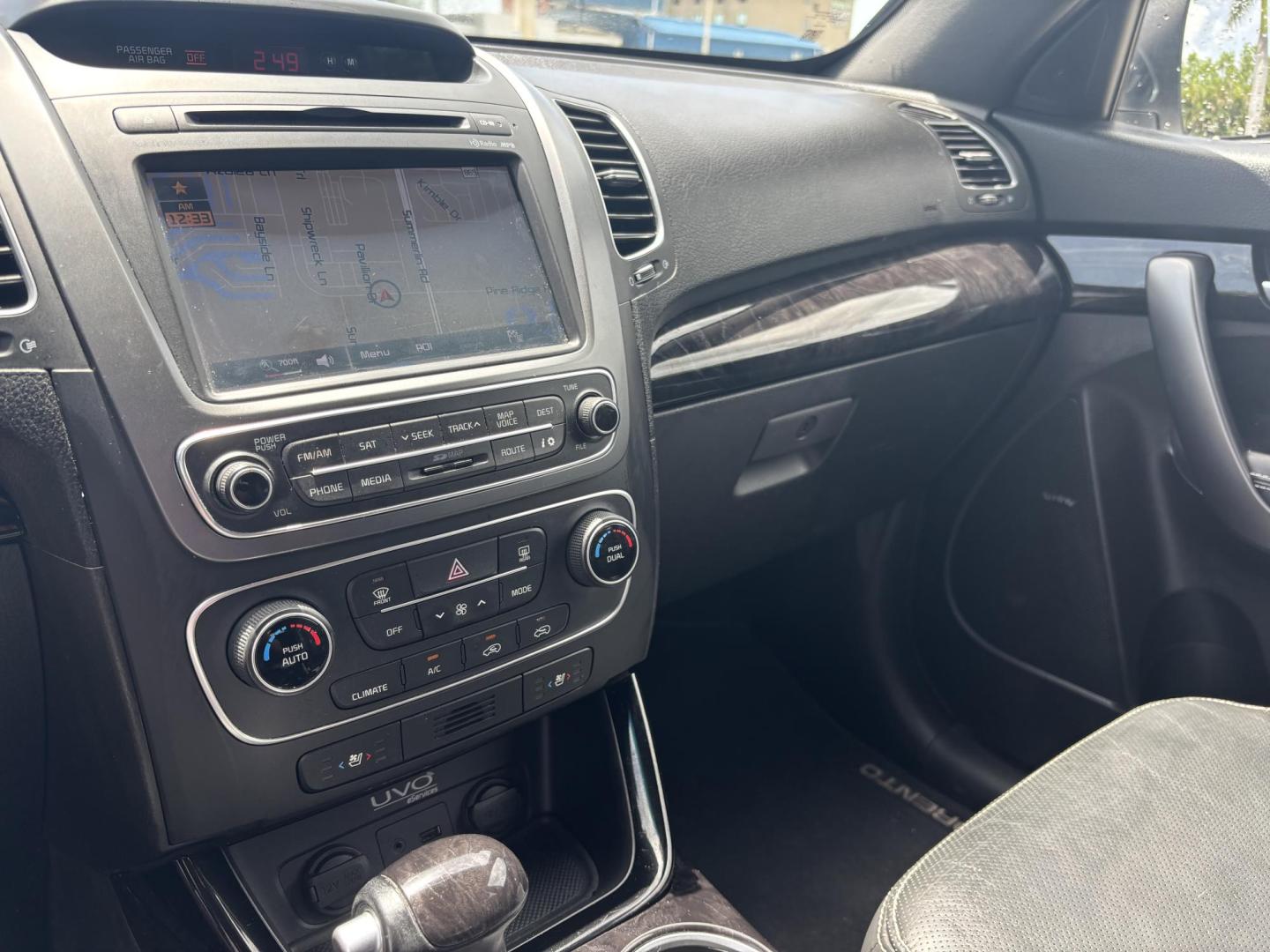 2014 WHITE /BLACK Kia Sorento SX V6 FWD (5XYKW4A72EG) with an 3.3L V6 DOHC 24V engine, 6-Speed Automatic transmission, located at 11170 Summerlin Square Dr., Fort Myers Beach, FL, 33931, (239) 999-7777, 26.493546, -81.941628 - We have financing available and we accept trades! Fill out a credit application on our website or come by today! If you have any questions, give us a call at (239) 999 - 7777 or visit our website at firstautocredit.com. 11170 Summerlin Square Dr, Fort Myers Beach, FL 33931 - Photo#15