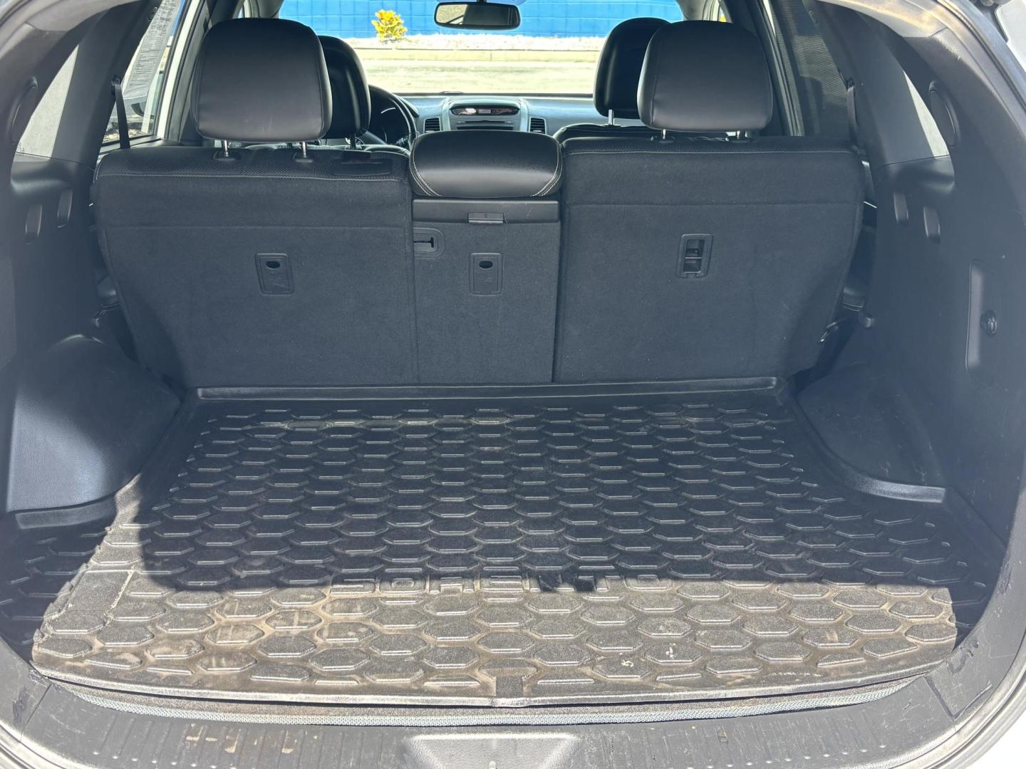 2014 WHITE /BLACK Kia Sorento SX V6 FWD (5XYKW4A72EG) with an 3.3L V6 DOHC 24V engine, 6-Speed Automatic transmission, located at 11170 Summerlin Square Dr., Fort Myers Beach, FL, 33931, (239) 999-7777, 26.493546, -81.941628 - We have financing available and we accept trades! Fill out a credit application on our website or come by today! If you have any questions, give us a call at (239) 999 - 7777 or visit our website at firstautocredit.com. 11170 Summerlin Square Dr, Fort Myers Beach, FL 33931 - Photo#45