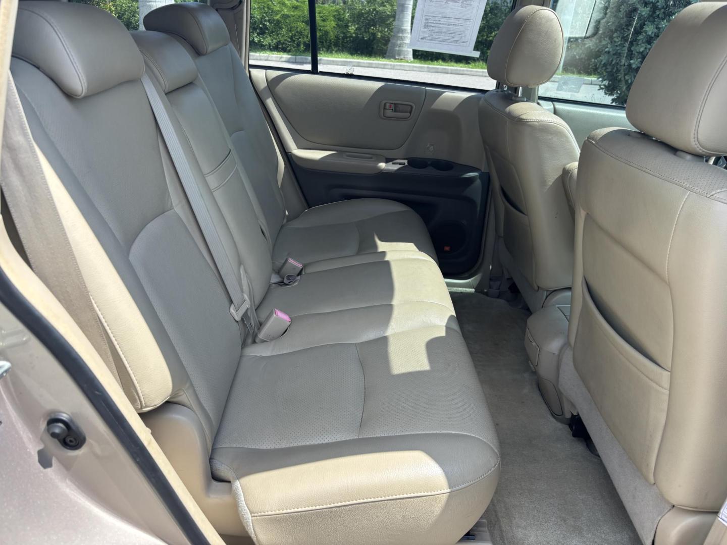 2007 GOLD /BEIGE Toyota Highlander Hybrid 2WD (JTEGW21A570) with an 3.3L V6 DOHC 24V HYBRID engine, CVT transmission, located at 11170 Summerlin Square Dr., Fort Myers Beach, FL, 33931, (239) 999-7777, 26.493546, -81.941628 - We have financing available and we accept trades! Fill out a credit application on our website or come by today! If you have any questions, give us a call at (239) 999 - 7777 or visit our website at firstautocredit.com. 11170 Summerlin Square Dr, Fort Myers Beach, FL 33931 Carfax 1 Owner 3 - Photo#10