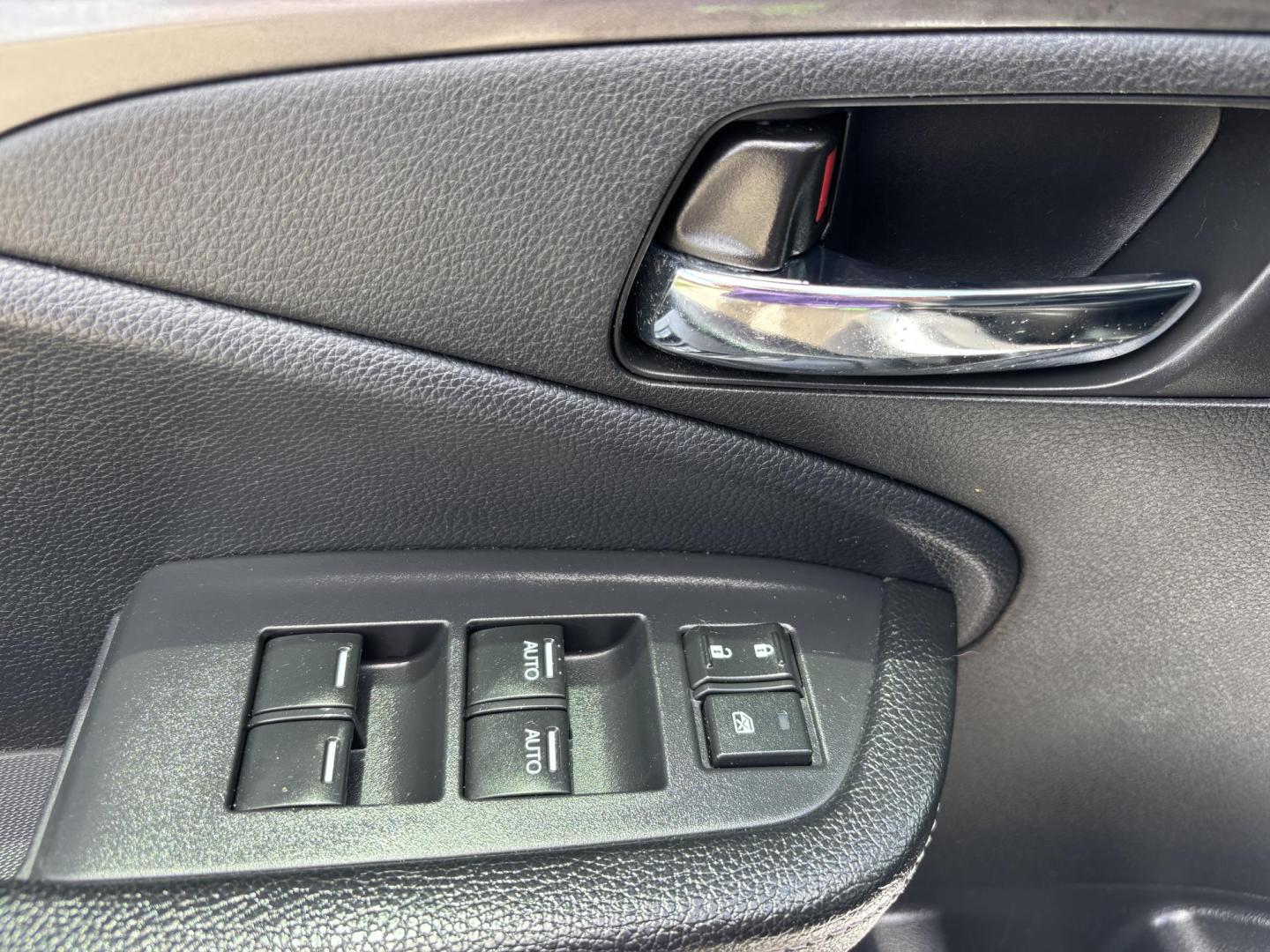 2018 GRAY /BLACK Honda Ridgeline RTL (5FPYK2F58JB) with an 3.5L V6 SOHC 24V engine, 6A transmission, located at 11170 Summerlin Square Dr., Fort Myers Beach, FL, 33931, (239) 999-7777, 26.493546, -81.941628 - We have financing available and we accept trades! Fill out a credit application on our website or come by today! If you have any questions, give us a call at (239) 999 - 7777 or visit our website at firstautocredit.com. 11170 Summerlin Square Dr, Fort Myers Beach, FL 33931 - Photo#33