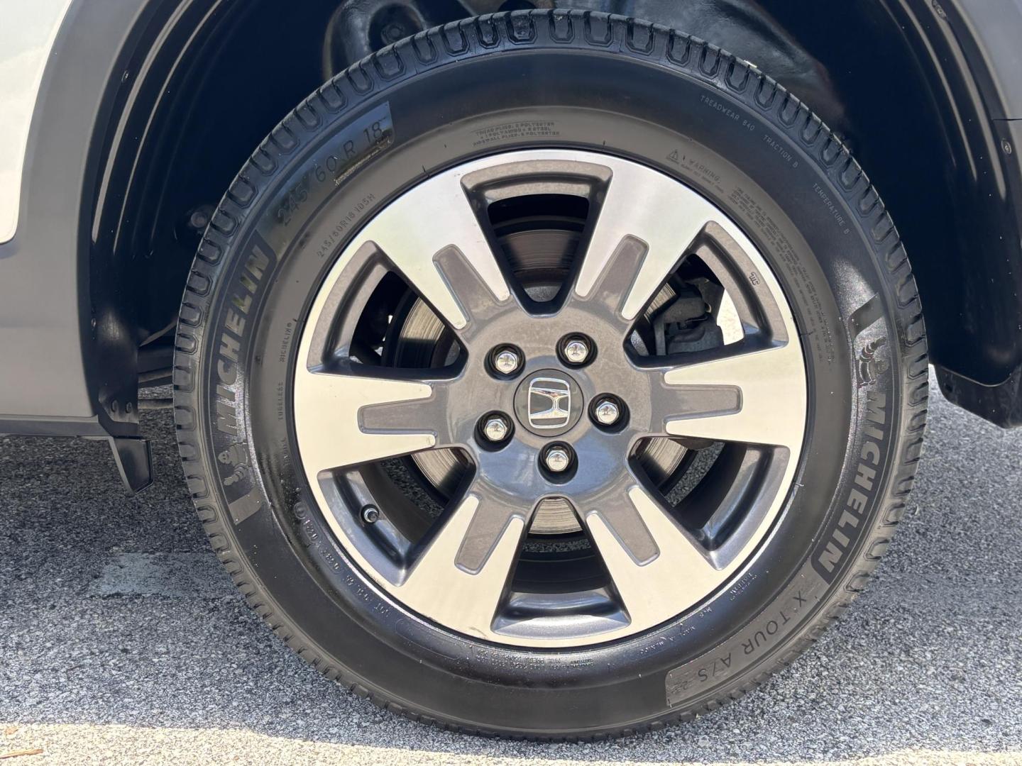 2018 GRAY /BLACK Honda Ridgeline RTL (5FPYK2F58JB) with an 3.5L V6 SOHC 24V engine, 6A transmission, located at 11170 Summerlin Square Dr., Fort Myers Beach, FL, 33931, (239) 999-7777, 26.493546, -81.941628 - We have financing available and we accept trades! Fill out a credit application on our website or come by today! If you have any questions, give us a call at (239) 999 - 7777 or visit our website at firstautocredit.com. 11170 Summerlin Square Dr, Fort Myers Beach, FL 33931 - Photo#41