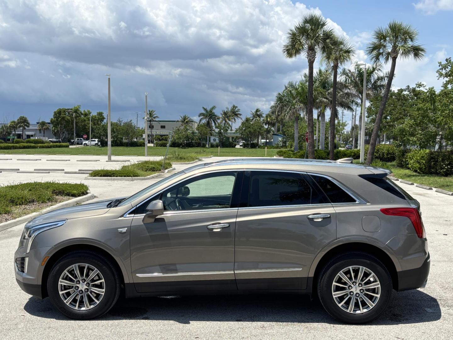 2018 BROWN /TAN Cadillac XT5 Luxury (1GYKNCRS5JZ) with an 3.6L V6 DOHC 24V engine, 8A transmission, located at 11170 Summerlin Square Dr., Fort Myers Beach, FL, 33931, (239) 999-7777, 26.493546, -81.941628 - We have financing available and we accept trades! Fill out a credit application on our website or come by today! If you have any questions, give us a call at (239) 999 - 7777 or visit our website at firstautocredit.com. 11170 Summerlin Square Dr, Fort Myers Beach, FL 33931 Carfax 1 Owner C - Photo#5