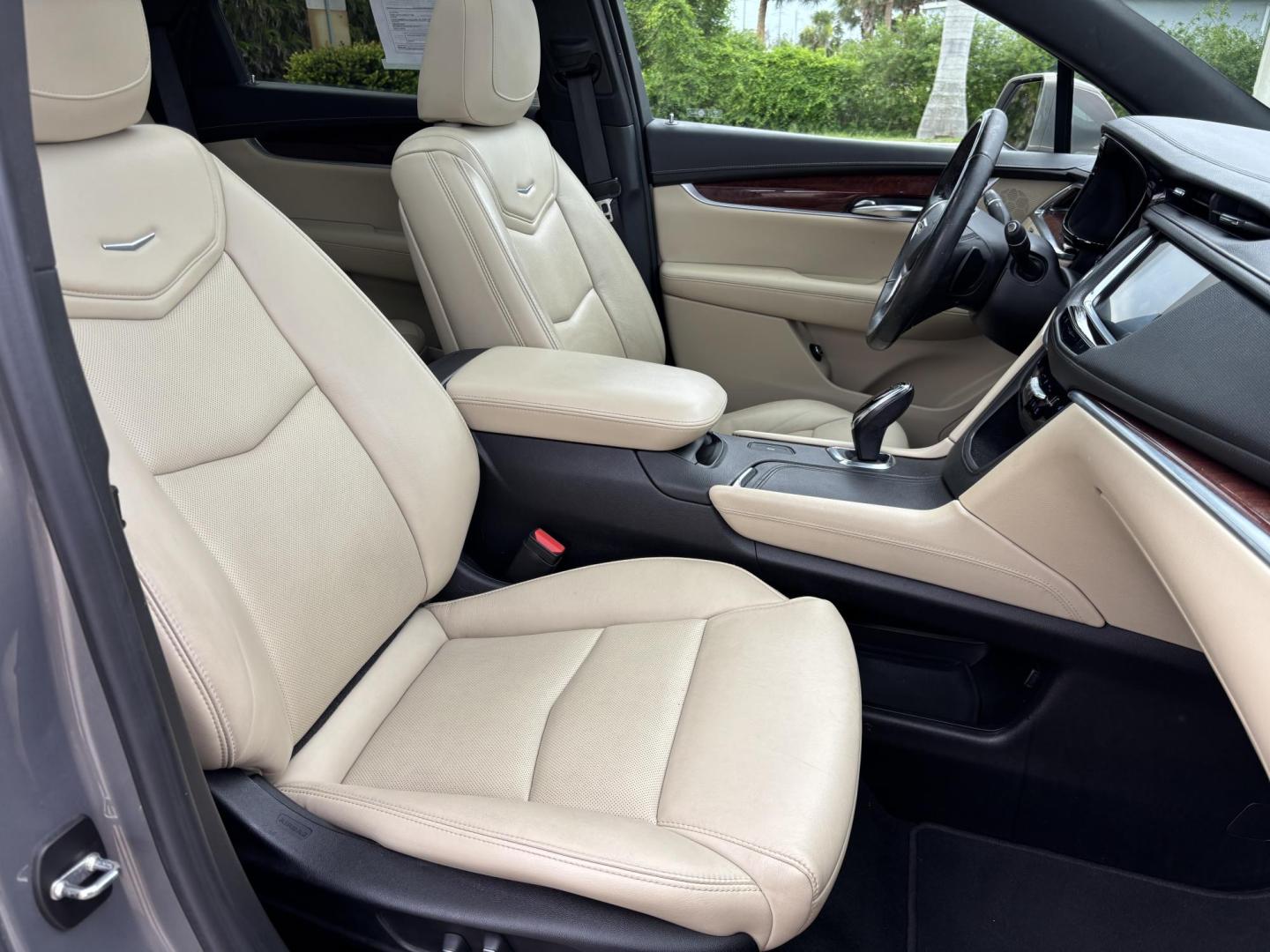 2018 BROWN /TAN Cadillac XT5 Luxury (1GYKNCRS5JZ) with an 3.6L V6 DOHC 24V engine, 8A transmission, located at 11170 Summerlin Square Dr., Fort Myers Beach, FL, 33931, (239) 999-7777, 26.493546, -81.941628 - We have financing available and we accept trades! Fill out a credit application on our website or come by today! If you have any questions, give us a call at (239) 999 - 7777 or visit our website at firstautocredit.com. 11170 Summerlin Square Dr, Fort Myers Beach, FL 33931 Carfax 1 Owner C - Photo#15