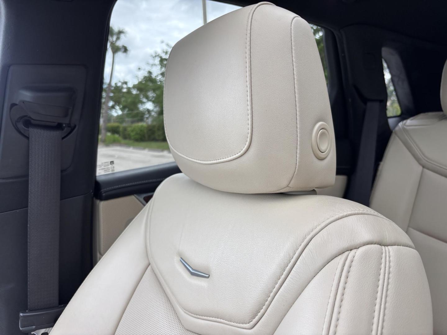2018 BROWN /TAN Cadillac XT5 Luxury (1GYKNCRS5JZ) with an 3.6L V6 DOHC 24V engine, 8A transmission, located at 11170 Summerlin Square Dr., Fort Myers Beach, FL, 33931, (239) 999-7777, 26.493546, -81.941628 - We have financing available and we accept trades! Fill out a credit application on our website or come by today! If you have any questions, give us a call at (239) 999 - 7777 or visit our website at firstautocredit.com. 11170 Summerlin Square Dr, Fort Myers Beach, FL 33931 Carfax 1 Owner C - Photo#14