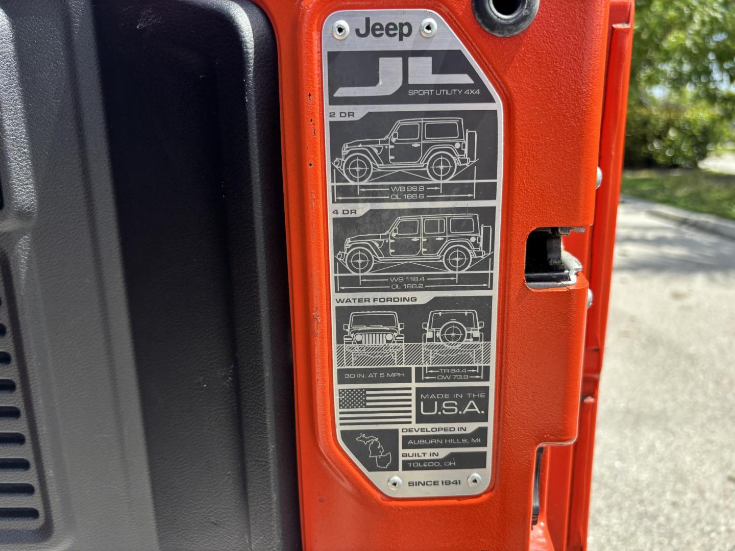 2018 ORANGE /charcoal Jeep Wrangler Unlimited Sport (1C4HJXDN1JW) with an 2.0L L4 DOHC 16V TURBO engine, 6A transmission, located at 11170 Summerlin Square Dr., Fort Myers Beach, FL, 33931, (239) 999-7777, 26.493546, -81.941628 - We have financing available and we accept trades! Fill out a credit application on our website or come by today! If you have any questions, give us a call at (239) 999 - 7777 or visit our website at firstautocredit.com. 11170 Summerlin Square Dr, Fort Myers Beach, FL 33931 No Damage No Acci - Photo#47
