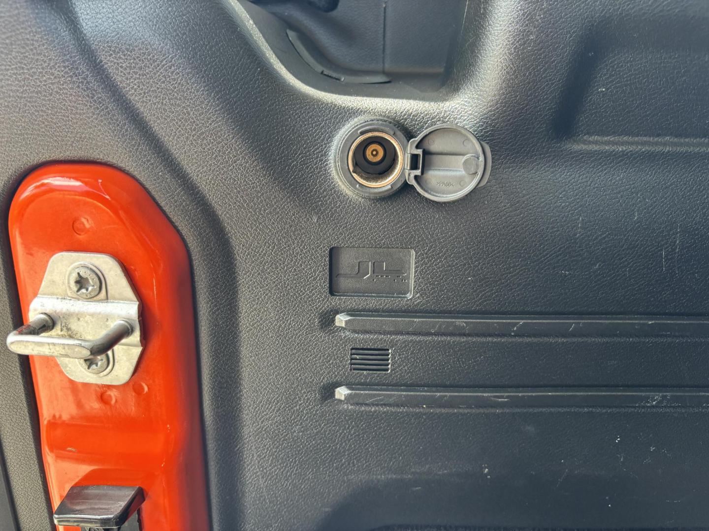 2018 ORANGE /charcoal Jeep Wrangler Unlimited Sport (1C4HJXDN1JW) with an 2.0L L4 DOHC 16V TURBO engine, 6A transmission, located at 11170 Summerlin Square Dr., Fort Myers Beach, FL, 33931, (239) 999-7777, 26.493546, -81.941628 - We have financing available and we accept trades! Fill out a credit application on our website or come by today! If you have any questions, give us a call at (239) 999 - 7777 or visit our website at firstautocredit.com. 11170 Summerlin Square Dr, Fort Myers Beach, FL 33931 No Damage No Acci - Photo#50