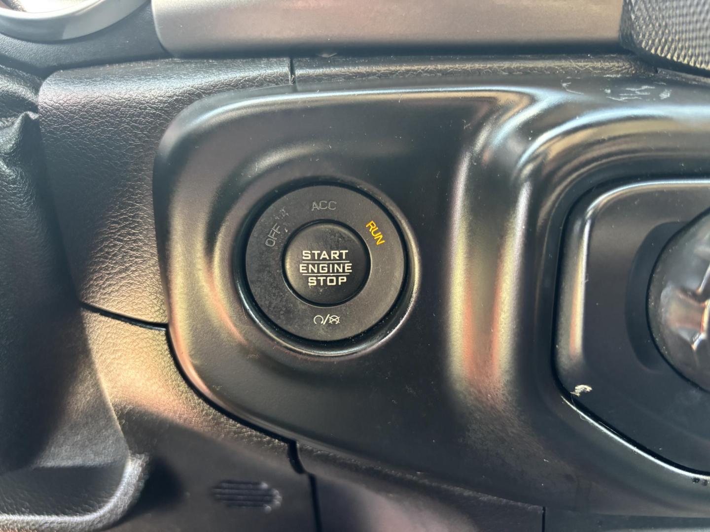 2018 ORANGE /charcoal Jeep Wrangler Unlimited Sport (1C4HJXDN1JW) with an 2.0L L4 DOHC 16V TURBO engine, 6A transmission, located at 11170 Summerlin Square Dr., Fort Myers Beach, FL, 33931, (239) 999-7777, 26.493546, -81.941628 - We have financing available and we accept trades! Fill out a credit application on our website or come by today! If you have any questions, give us a call at (239) 999 - 7777 or visit our website at firstautocredit.com. 11170 Summerlin Square Dr, Fort Myers Beach, FL 33931 No Damage No Acci - Photo#33