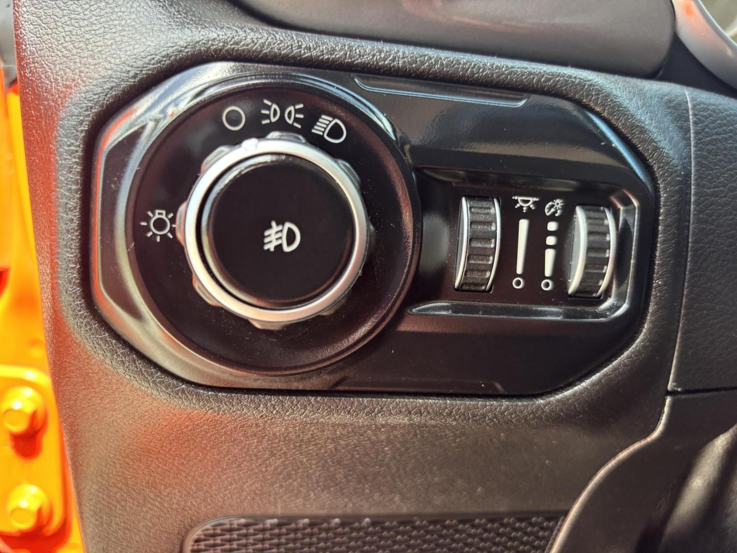 2018 ORANGE /charcoal Jeep Wrangler Unlimited Sport (1C4HJXDN1JW) with an 2.0L L4 DOHC 16V TURBO engine, 6A transmission, located at 11170 Summerlin Square Dr., Fort Myers Beach, FL, 33931, (239) 999-7777, 26.493546, -81.941628 - We have financing available and we accept trades! Fill out a credit application on our website or come by today! If you have any questions, give us a call at (239) 999 - 7777 or visit our website at firstautocredit.com. 11170 Summerlin Square Dr, Fort Myers Beach, FL 33931 No Damage No Acci - Photo#30