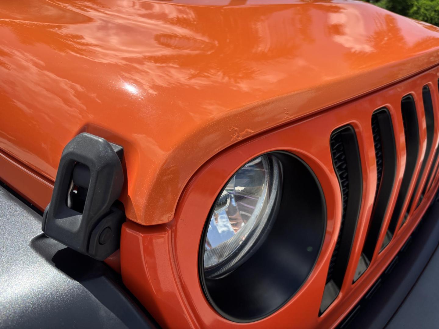 2018 ORANGE /charcoal Jeep Wrangler Unlimited Sport (1C4HJXDN1JW) with an 2.0L L4 DOHC 16V TURBO engine, 6A transmission, located at 11170 Summerlin Square Dr., Fort Myers Beach, FL, 33931, (239) 999-7777, 26.493546, -81.941628 - We have financing available and we accept trades! Fill out a credit application on our website or come by today! If you have any questions, give us a call at (239) 999 - 7777 or visit our website at firstautocredit.com. 11170 Summerlin Square Dr, Fort Myers Beach, FL 33931 No Damage No Acci - Photo#60