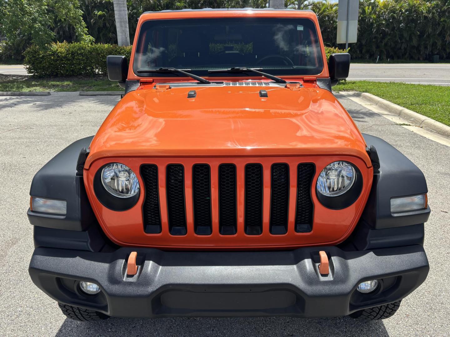 2018 ORANGE /charcoal Jeep Wrangler Unlimited Sport (1C4HJXDN1JW) with an 2.0L L4 DOHC 16V TURBO engine, 6A transmission, located at 11170 Summerlin Square Dr., Fort Myers Beach, FL, 33931, (239) 999-7777, 26.493546, -81.941628 - We have financing available and we accept trades! Fill out a credit application on our website or come by today! If you have any questions, give us a call at (239) 999 - 7777 or visit our website at firstautocredit.com. 11170 Summerlin Square Dr, Fort Myers Beach, FL 33931 No Damage No Acci - Photo#59