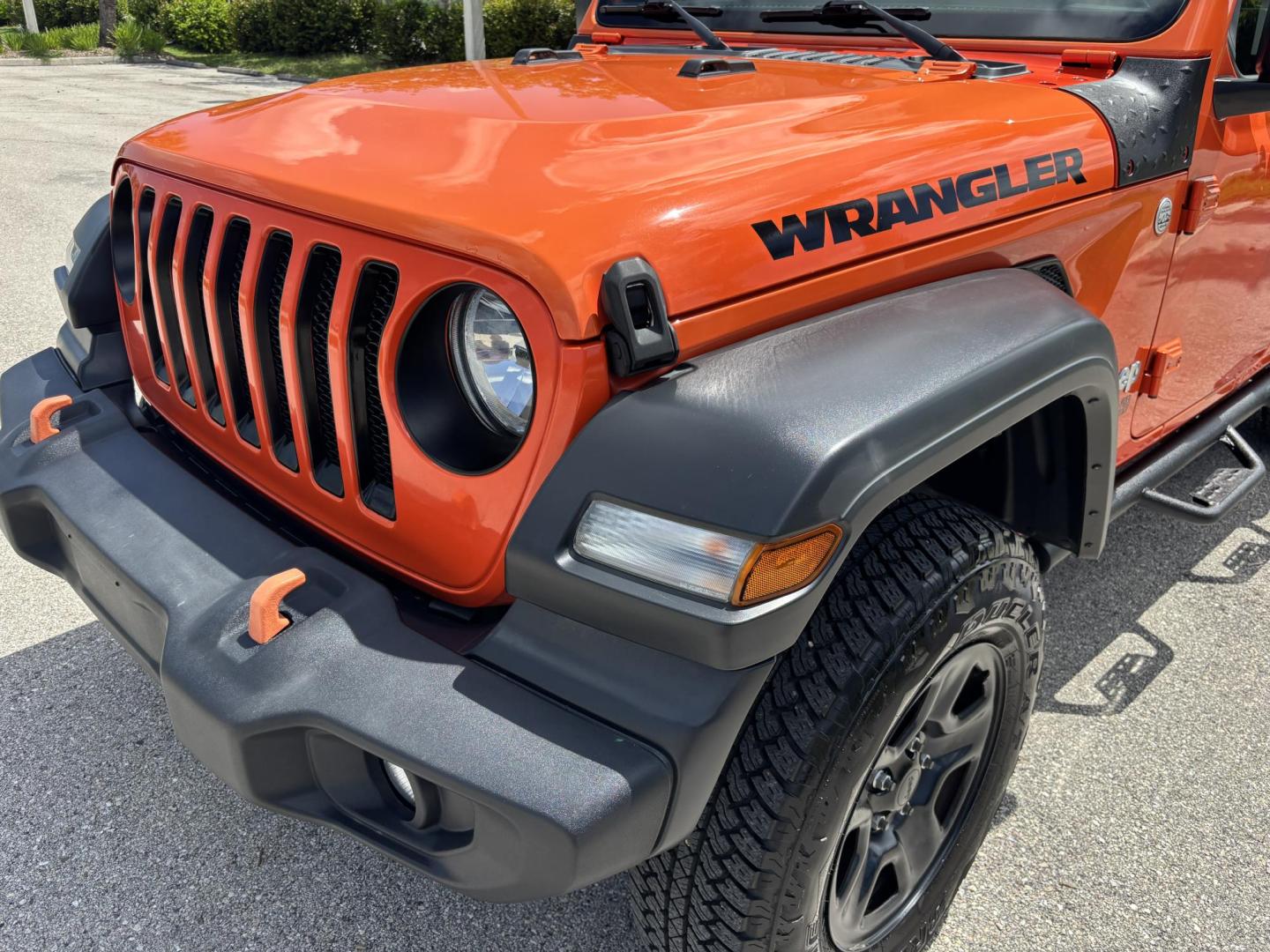 2018 ORANGE /charcoal Jeep Wrangler Unlimited Sport (1C4HJXDN1JW) with an 2.0L L4 DOHC 16V TURBO engine, 6A transmission, located at 11170 Summerlin Square Dr., Fort Myers Beach, FL, 33931, (239) 999-7777, 26.493546, -81.941628 - We have financing available and we accept trades! Fill out a credit application on our website or come by today! If you have any questions, give us a call at (239) 999 - 7777 or visit our website at firstautocredit.com. 11170 Summerlin Square Dr, Fort Myers Beach, FL 33931 No Damage No Acci - Photo#58