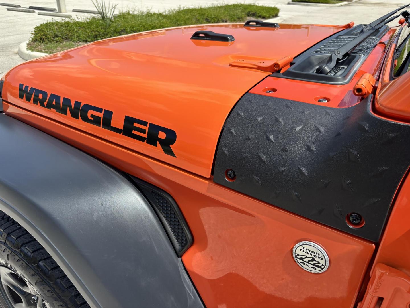 2018 ORANGE /charcoal Jeep Wrangler Unlimited Sport (1C4HJXDN1JW) with an 2.0L L4 DOHC 16V TURBO engine, 6A transmission, located at 11170 Summerlin Square Dr., Fort Myers Beach, FL, 33931, (239) 999-7777, 26.493546, -81.941628 - We have financing available and we accept trades! Fill out a credit application on our website or come by today! If you have any questions, give us a call at (239) 999 - 7777 or visit our website at firstautocredit.com. 11170 Summerlin Square Dr, Fort Myers Beach, FL 33931 No Damage No Acci - Photo#57