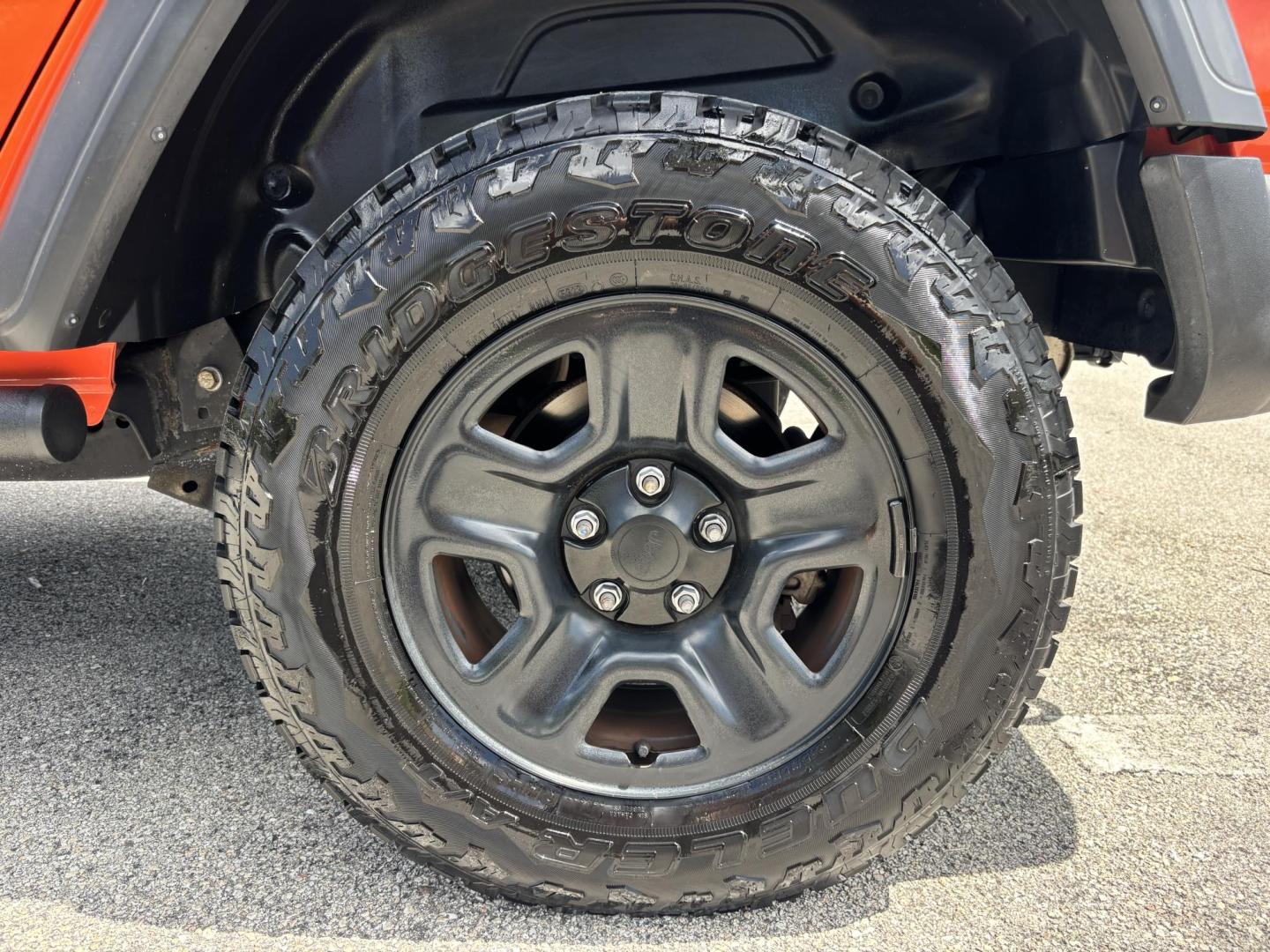 2018 ORANGE /charcoal Jeep Wrangler Unlimited Sport (1C4HJXDN1JW) with an 2.0L L4 DOHC 16V TURBO engine, 6A transmission, located at 11170 Summerlin Square Dr., Fort Myers Beach, FL, 33931, (239) 999-7777, 26.493546, -81.941628 - We have financing available and we accept trades! Fill out a credit application on our website or come by today! If you have any questions, give us a call at (239) 999 - 7777 or visit our website at firstautocredit.com. 11170 Summerlin Square Dr, Fort Myers Beach, FL 33931 No Damage No Acci - Photo#72