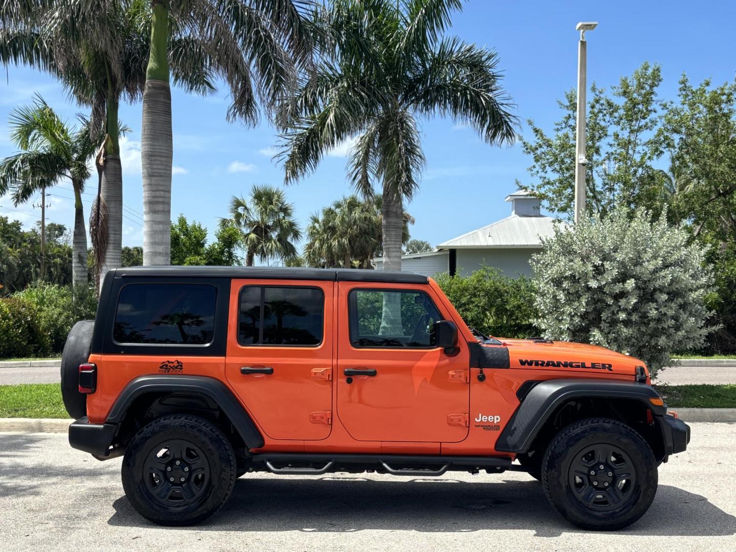 2018 ORANGE /charcoal Jeep Wrangler Unlimited Sport (1C4HJXDN1JW) with an 2.0L L4 DOHC 16V TURBO engine, 6A transmission, located at 11170 Summerlin Square Dr., Fort Myers Beach, FL, 33931, (239) 999-7777, 26.493546, -81.941628 - We have financing available and we accept trades! Fill out a credit application on our website or come by today! If you have any questions, give us a call at (239) 999 - 7777 or visit our website at firstautocredit.com. 11170 Summerlin Square Dr, Fort Myers Beach, FL 33931 No Damage No Acci - Photo#3