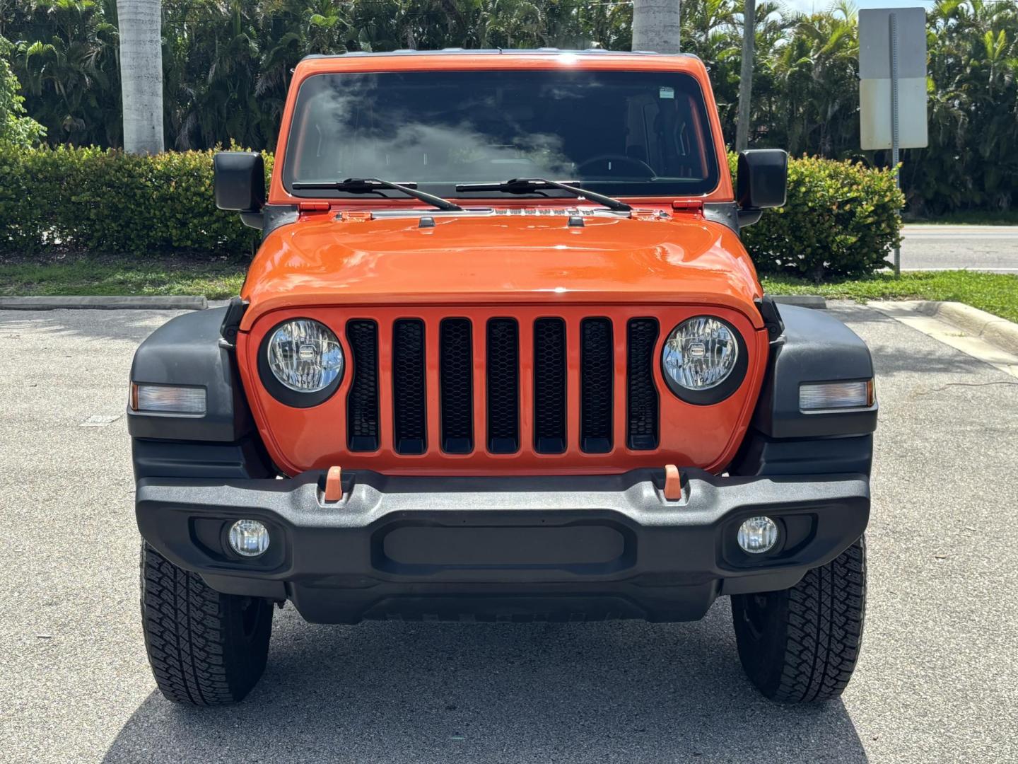 2018 ORANGE /charcoal Jeep Wrangler Unlimited Sport (1C4HJXDN1JW) with an 2.0L L4 DOHC 16V TURBO engine, 6A transmission, located at 11170 Summerlin Square Dr., Fort Myers Beach, FL, 33931, (239) 999-7777, 26.493546, -81.941628 - We have financing available and we accept trades! Fill out a credit application on our website or come by today! If you have any questions, give us a call at (239) 999 - 7777 or visit our website at firstautocredit.com. 11170 Summerlin Square Dr, Fort Myers Beach, FL 33931 No Damage No Acci - Photo#1