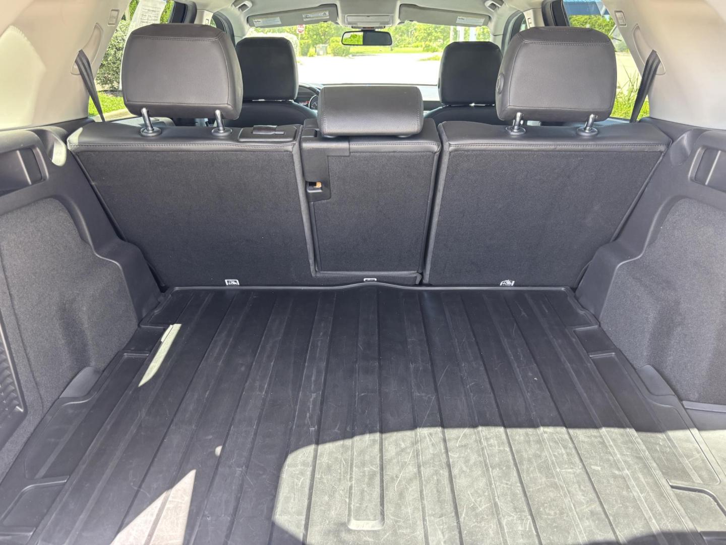 2016 BLACK /BLACK Land Rover Discovery Sport SE (SALCP2BG1GH) with an 2.0L L4 DOHC 16V engine, 9A transmission, located at 11170 Summerlin Square Dr., Fort Myers Beach, FL, 33931, (239) 999-7777, 26.493546, -81.941628 - We have financing available and we accept trades! Fill out a credit application on our website or come by today! If you have any questions, give us a call at (239) 999 - 7777 or visit our website at firstautocredit.com. 11170 Summerlin Square Dr, Fort Myers Beach, FL 33931 - Photo#17
