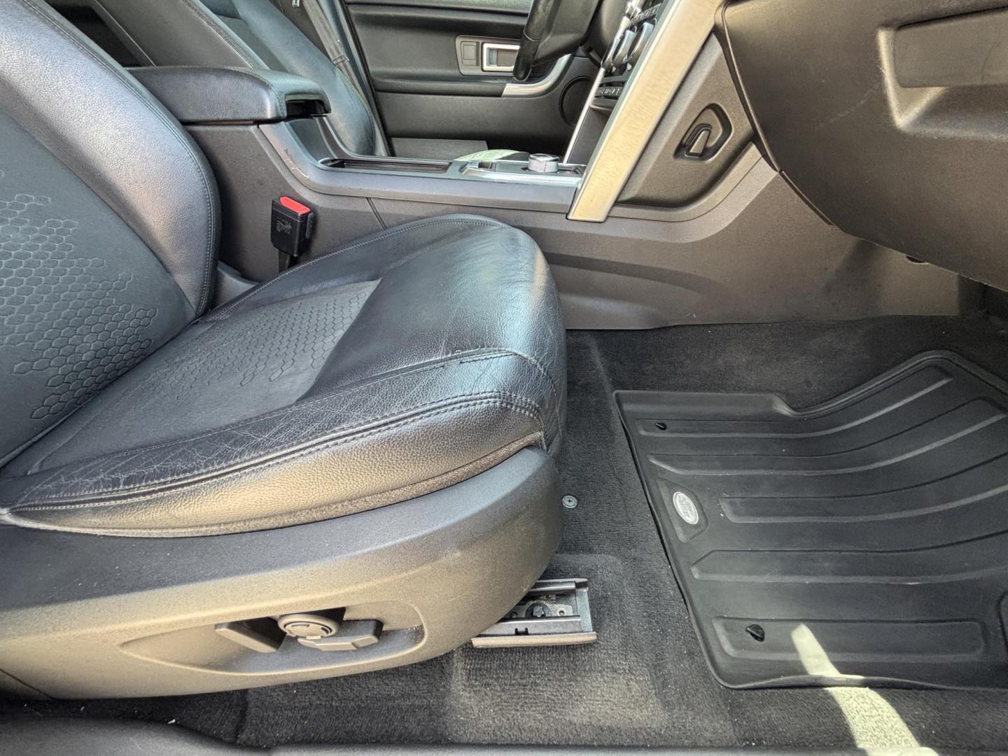 2016 BLACK /BLACK Land Rover Discovery Sport SE (SALCP2BG1GH) with an 2.0L L4 DOHC 16V engine, 9A transmission, located at 11170 Summerlin Square Dr., Fort Myers Beach, FL, 33931, (239) 999-7777, 26.493546, -81.941628 - We have financing available and we accept trades! Fill out a credit application on our website or come by today! If you have any questions, give us a call at (239) 999 - 7777 or visit our website at firstautocredit.com. 11170 Summerlin Square Dr, Fort Myers Beach, FL 33931 - Photo#12