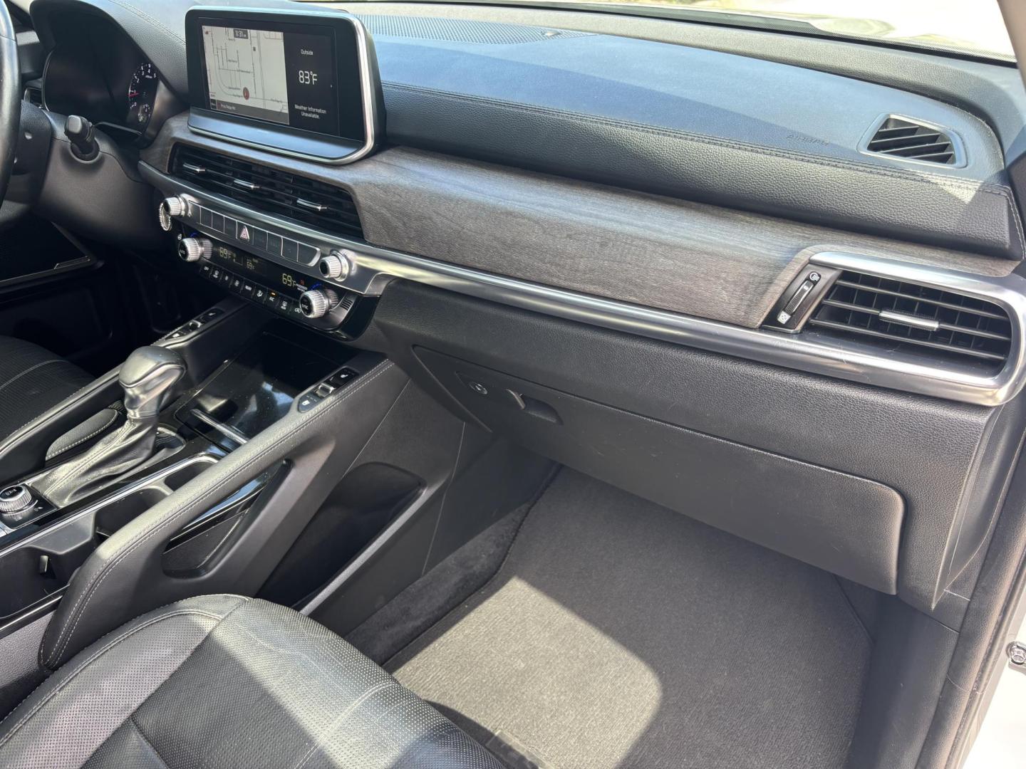 2022 GRAY /BLACK Kia Telluride EX AWD (5XYP3DHC5NG) with an 3.8L V6 DOHC 24V engine, 8A transmission, located at 11170 Summerlin Square Dr., Fort Myers Beach, FL, 33931, (239) 999-7777, 26.493546, -81.941628 - Carfax 1 Owner We have financing available and we accept trades! Fill out a credit application on our website or come by today! If you have any questions, give us a call at (239) 999 - 7777 or visit our website at firstautocredit.com. 11170 Summerlin Square Dr, Fort Myers Beach, FL 33931 - Photo#14