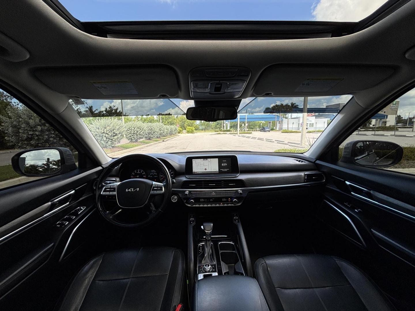 2022 GRAY /BLACK Kia Telluride EX AWD (5XYP3DHC5NG) with an 3.8L V6 DOHC 24V engine, 8A transmission, located at 11170 Summerlin Square Dr., Fort Myers Beach, FL, 33931, (239) 999-7777, 26.493546, -81.941628 - Carfax 1 Owner We have financing available and we accept trades! Fill out a credit application on our website or come by today! If you have any questions, give us a call at (239) 999 - 7777 or visit our website at firstautocredit.com. 11170 Summerlin Square Dr, Fort Myers Beach, FL 33931 - Photo#8