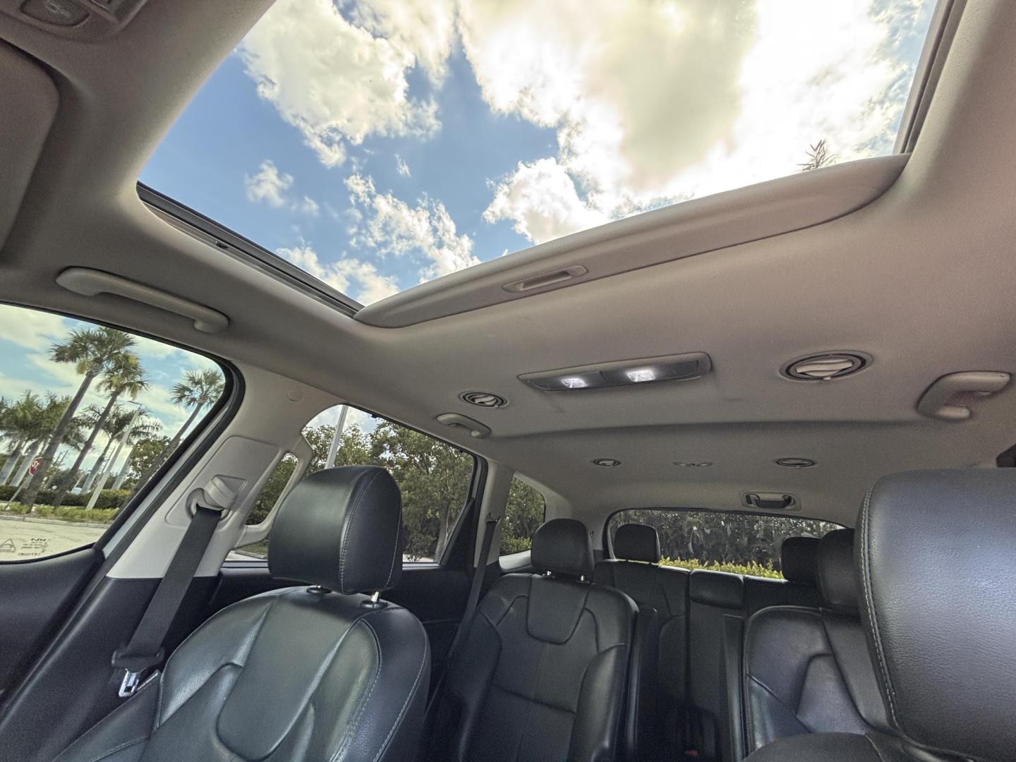 2022 GRAY /BLACK Kia Telluride EX AWD (5XYP3DHC5NG) with an 3.8L V6 DOHC 24V engine, 8A transmission, located at 11170 Summerlin Square Dr., Fort Myers Beach, FL, 33931, (239) 999-7777, 26.493546, -81.941628 - Carfax 1 Owner We have financing available and we accept trades! Fill out a credit application on our website or come by today! If you have any questions, give us a call at (239) 999 - 7777 or visit our website at firstautocredit.com. 11170 Summerlin Square Dr, Fort Myers Beach, FL 33931 - Photo#10