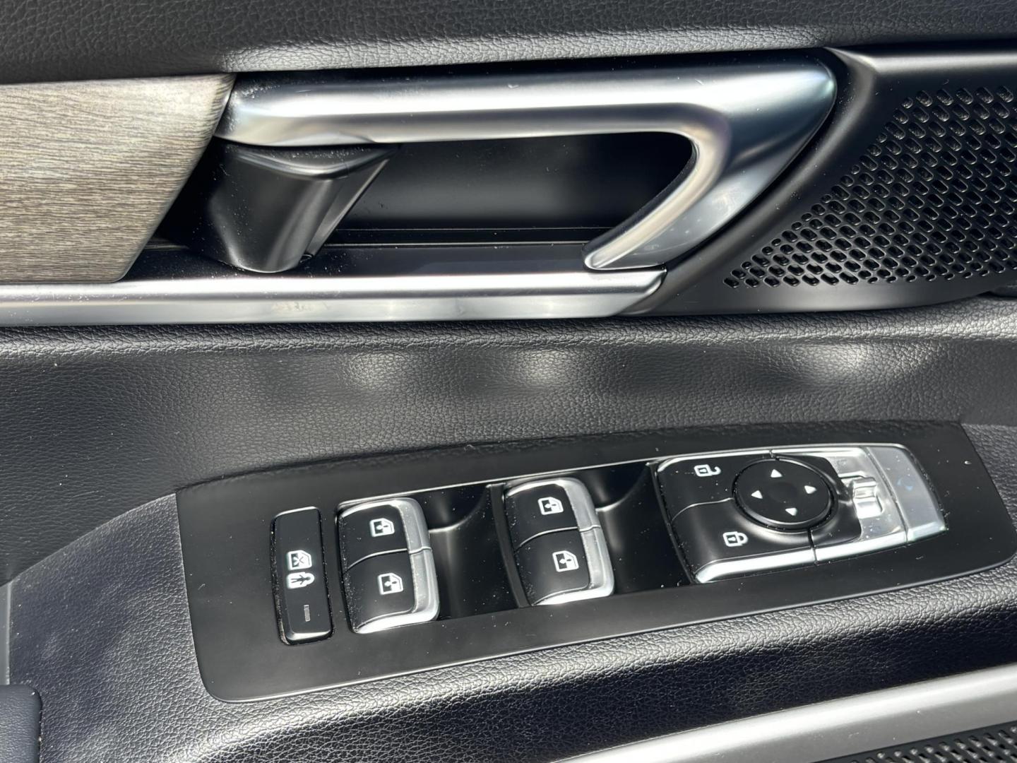 2022 GRAY /BLACK Kia Telluride EX AWD (5XYP3DHC5NG) with an 3.8L V6 DOHC 24V engine, 8A transmission, located at 11170 Summerlin Square Dr., Fort Myers Beach, FL, 33931, (239) 999-7777, 26.493546, -81.941628 - Carfax 1 Owner We have financing available and we accept trades! Fill out a credit application on our website or come by today! If you have any questions, give us a call at (239) 999 - 7777 or visit our website at firstautocredit.com. 11170 Summerlin Square Dr, Fort Myers Beach, FL 33931 - Photo#32