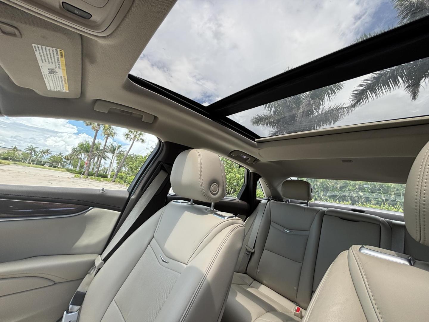 2014 WHITE /TAN Cadillac XTS Premium FWD (2G61P5S37E9) with an 3.6L V6 DOHC 24V engine, 6-Speed Automatic transmission, located at 11170 Summerlin Square Dr., Fort Myers Beach, FL, 33931, (239) 999-7777, 26.493546, -81.941628 - Carfax No Accident No Damage - Photo#12