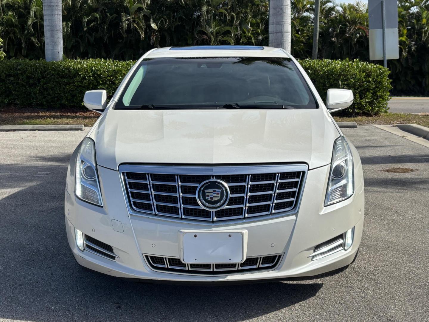 2014 WHITE /TAN Cadillac XTS Premium FWD (2G61P5S37E9) with an 3.6L V6 DOHC 24V engine, 6-Speed Automatic transmission, located at 11170 Summerlin Square Dr., Fort Myers Beach, FL, 33931, (239) 999-7777, 26.493546, -81.941628 - Carfax No Accident No Damage - Photo#12
