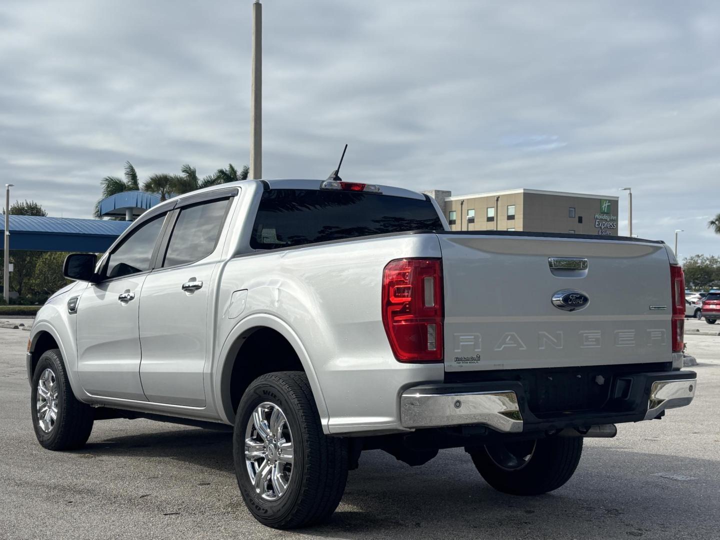 2019 SILVER /CHARCOAL Ford Ranger XLT SuperCrew 2WD (1FTER4EH0KL) with an 2.3L L4 DOHC 16V engine, 10A transmission, located at 11170 Summerlin Square Dr., Fort Myers Beach, FL, 33931, (239) 999-7777, 26.493546, -81.941628 - Carfax 1 Owner - Photo#7