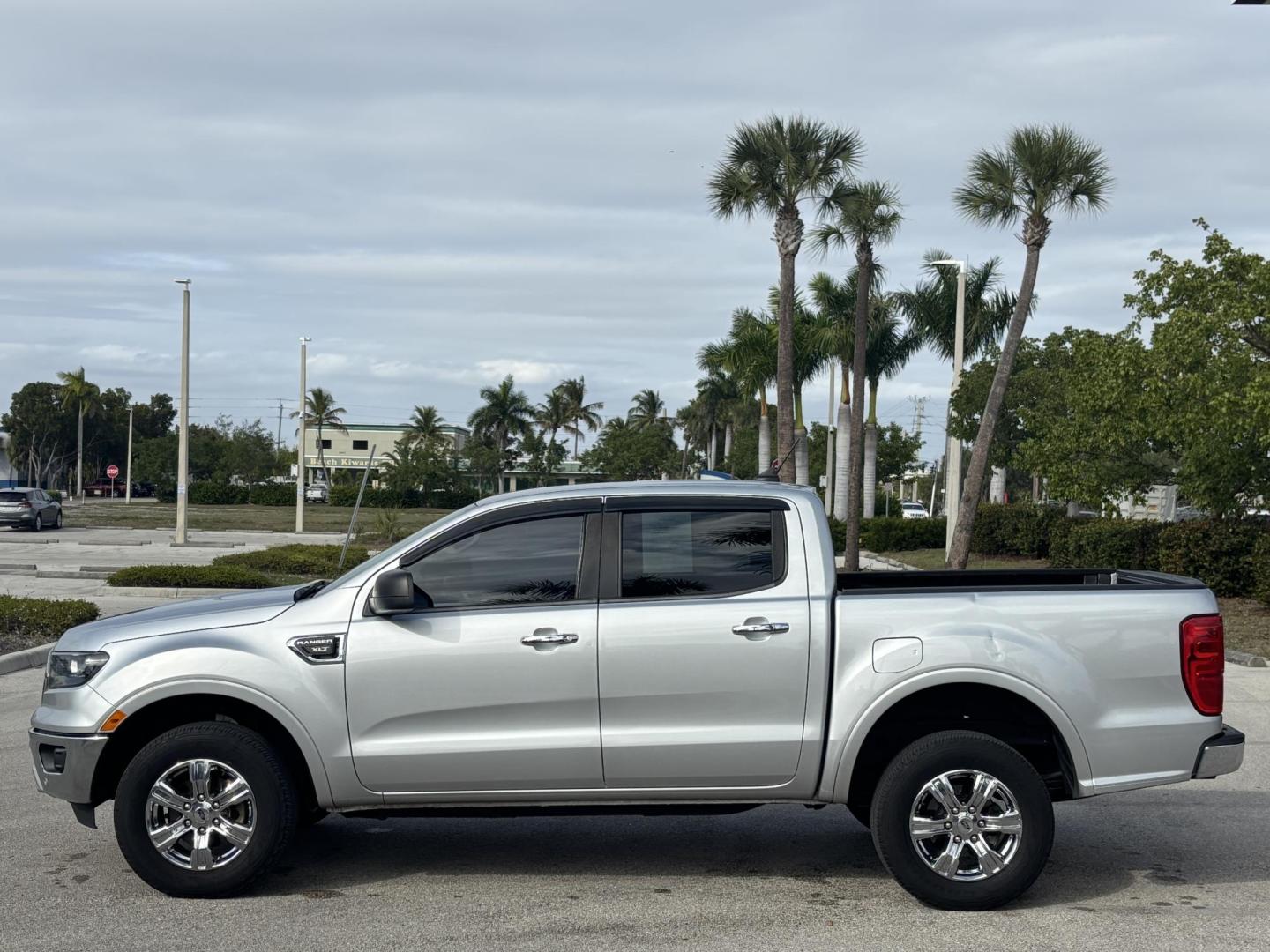 2019 SILVER /CHARCOAL Ford Ranger XLT SuperCrew 2WD (1FTER4EH0KL) with an 2.3L L4 DOHC 16V engine, 10A transmission, located at 11170 Summerlin Square Dr., Fort Myers Beach, FL, 33931, (239) 999-7777, 26.493546, -81.941628 - Carfax 1 Owner - Photo#8
