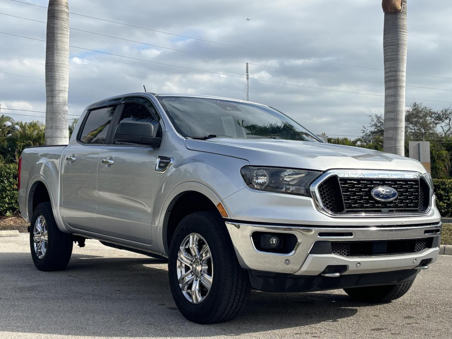 2019 SILVER /CHARCOAL Ford Ranger XLT SuperCrew 2WD (1FTER4EH0KL) with an 2.3L L4 DOHC 16V engine, 10A transmission, located at 11170 Summerlin Square Dr., Fort Myers Beach, FL, 33931, (239) 999-7777, 26.493546, -81.941628 - Carfax 1 Owner - Photo#3